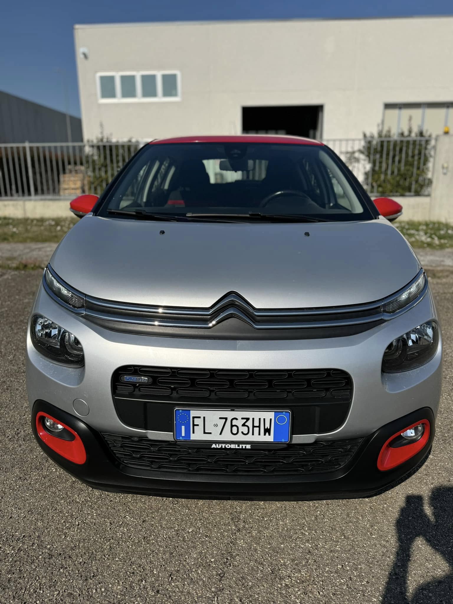 
CITROENC3 PureTech 82 Shine2017 full									