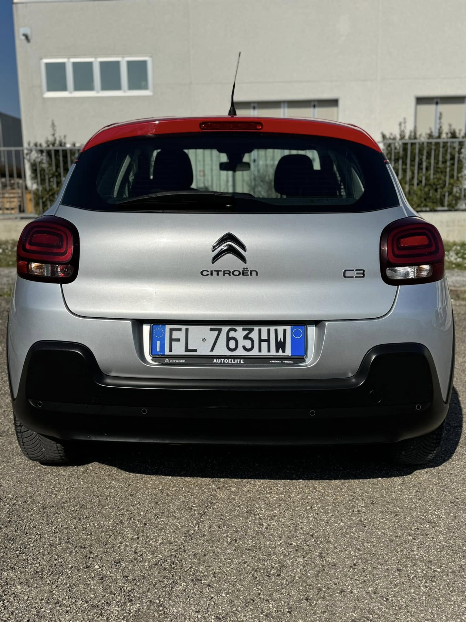 
CITROENC3 PureTech 82 Shine2017 full									