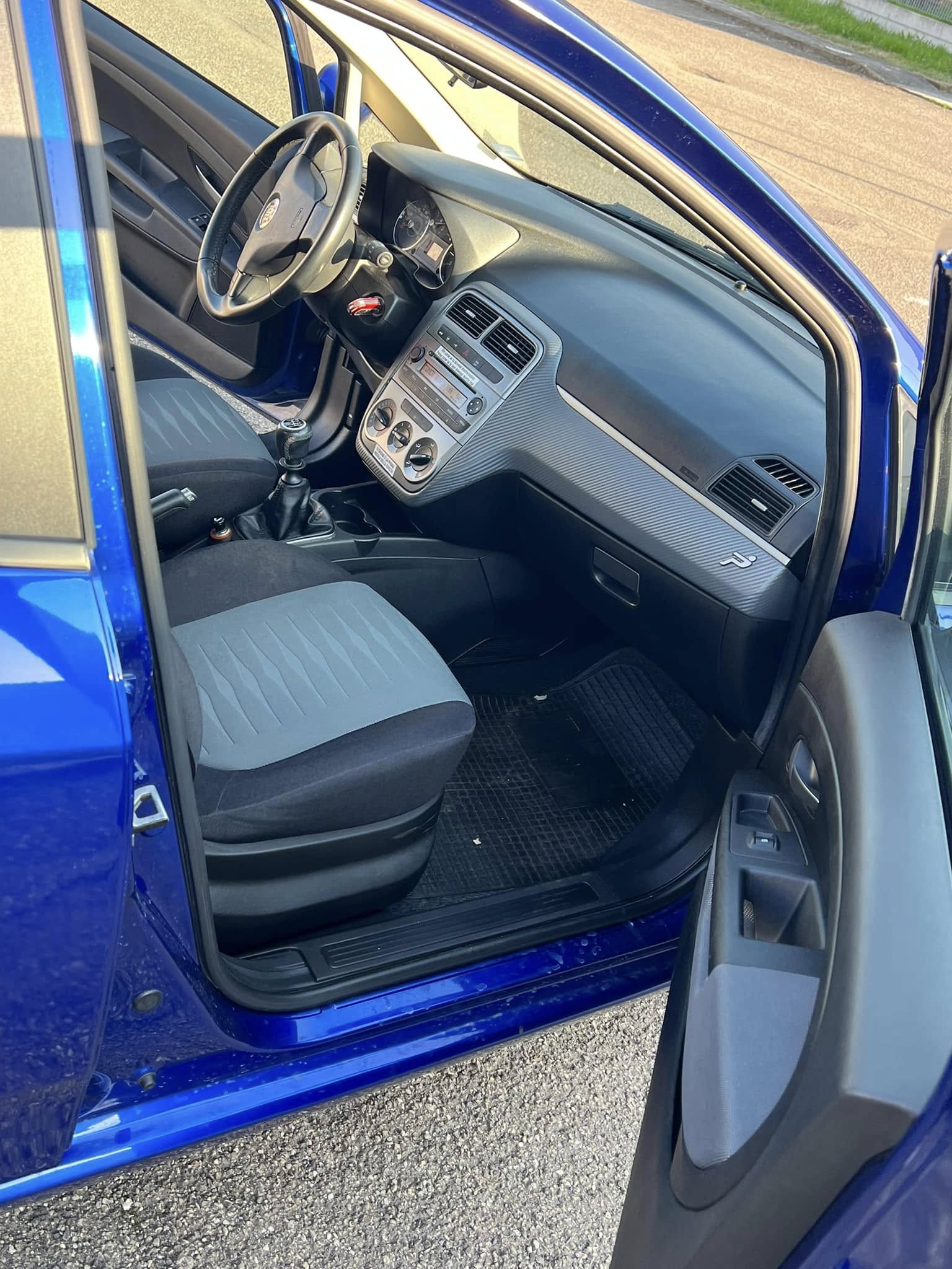 
FIATGRANDE PUNTO 1.3 MJT 90 CV 5P Emotion full									