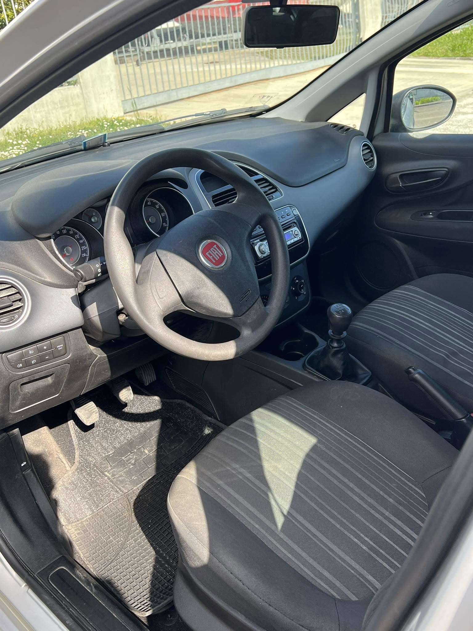 
FIAT Punto Evo 1.4 5P Emotion Natural Power 2010 full									