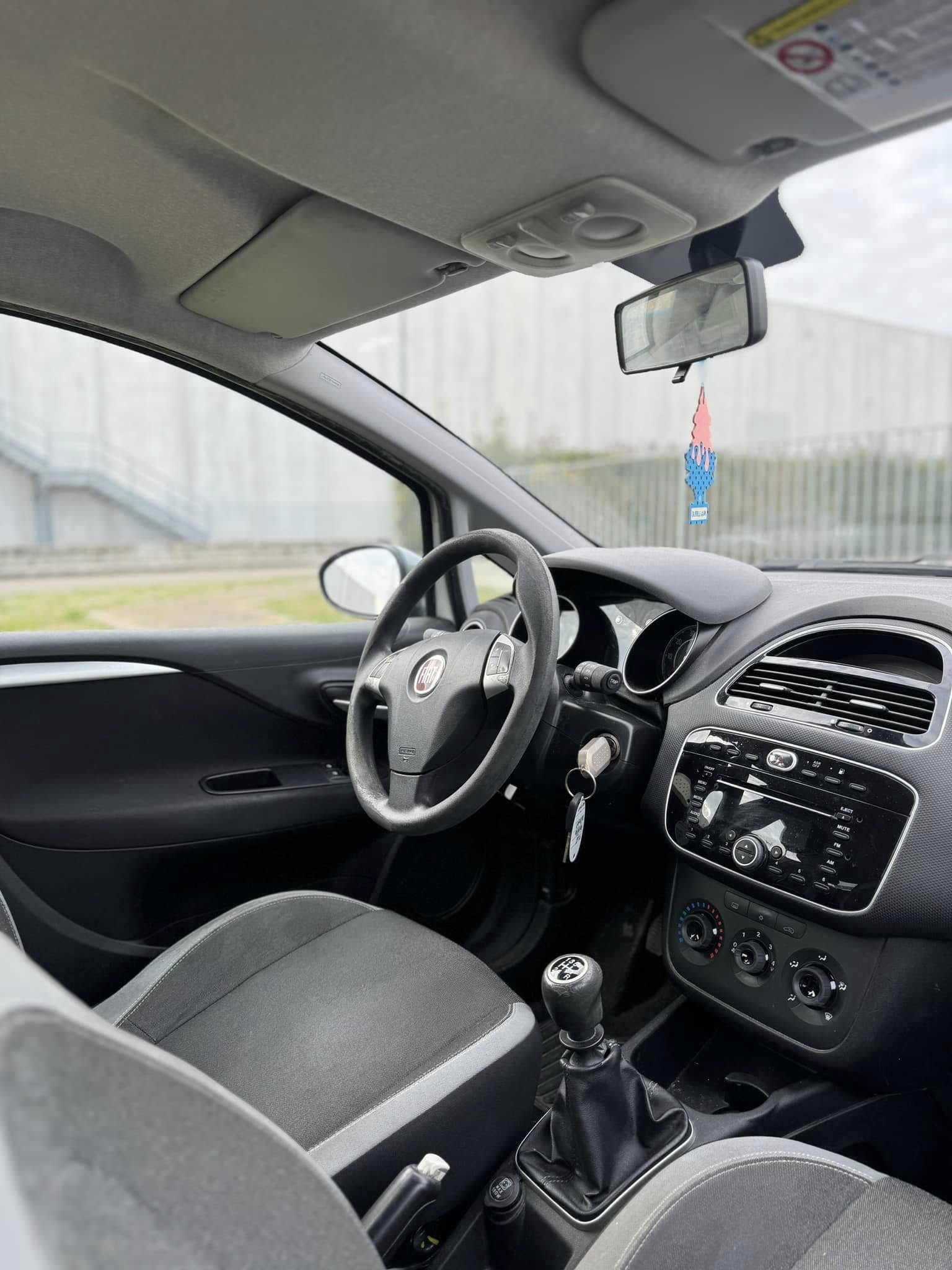 
FiatPUNTO EVO 1.4 5P Emotion Natural Power2012 full									