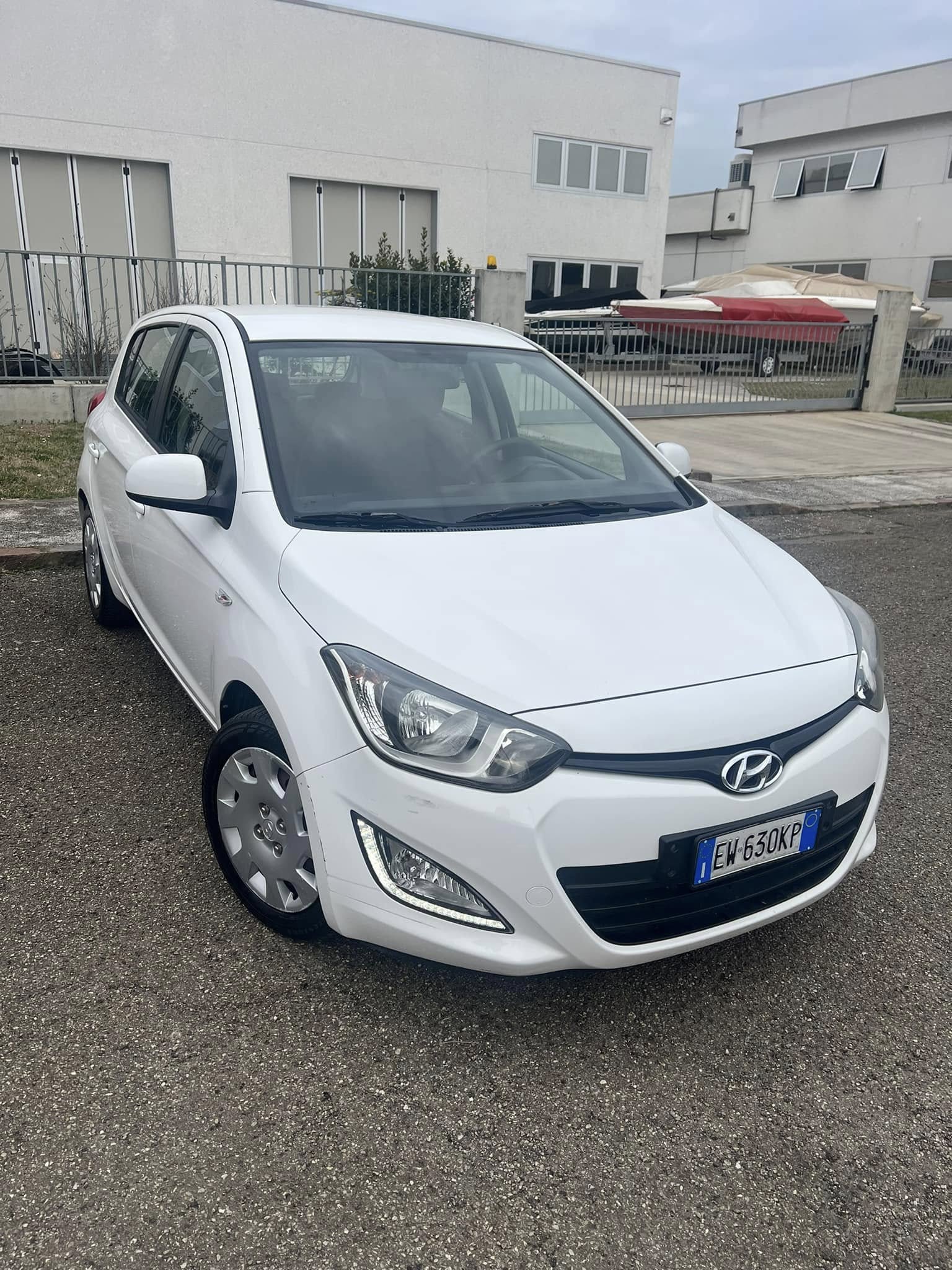 Hyundai i20 1.2 5P Sound Edition 2014