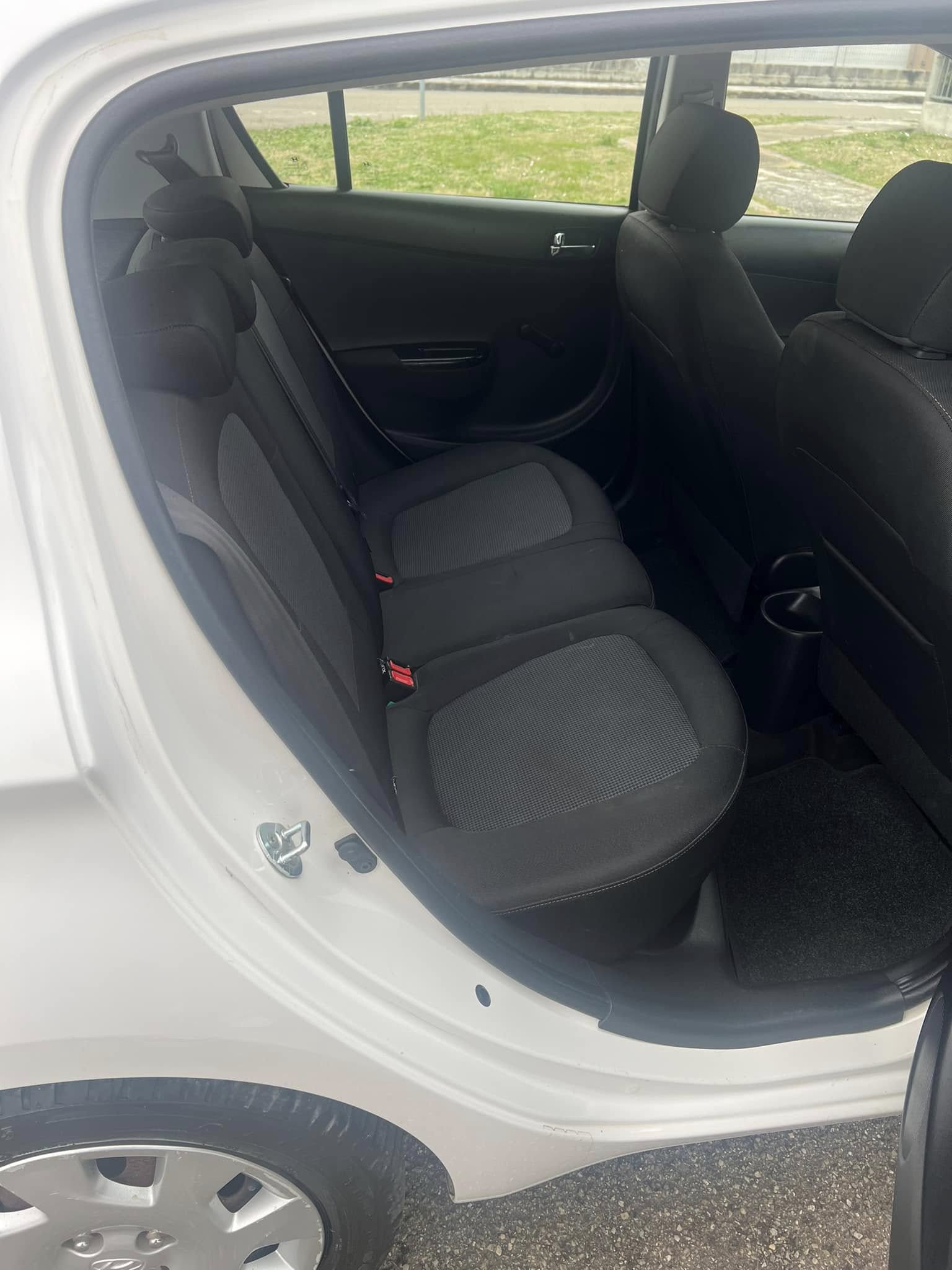 
Hyundai i20 1.2 5P Sound Edition 2014 full									