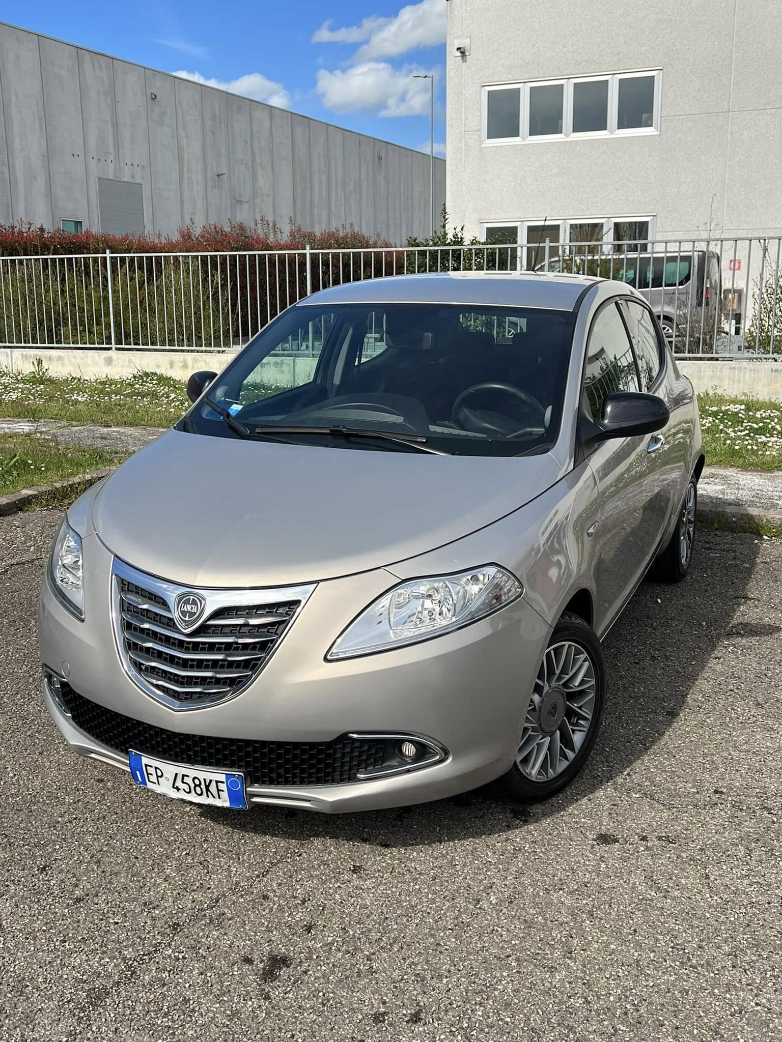 LANCIAYPSILON 1.2 69 CV 5P Ecochic Gold2012