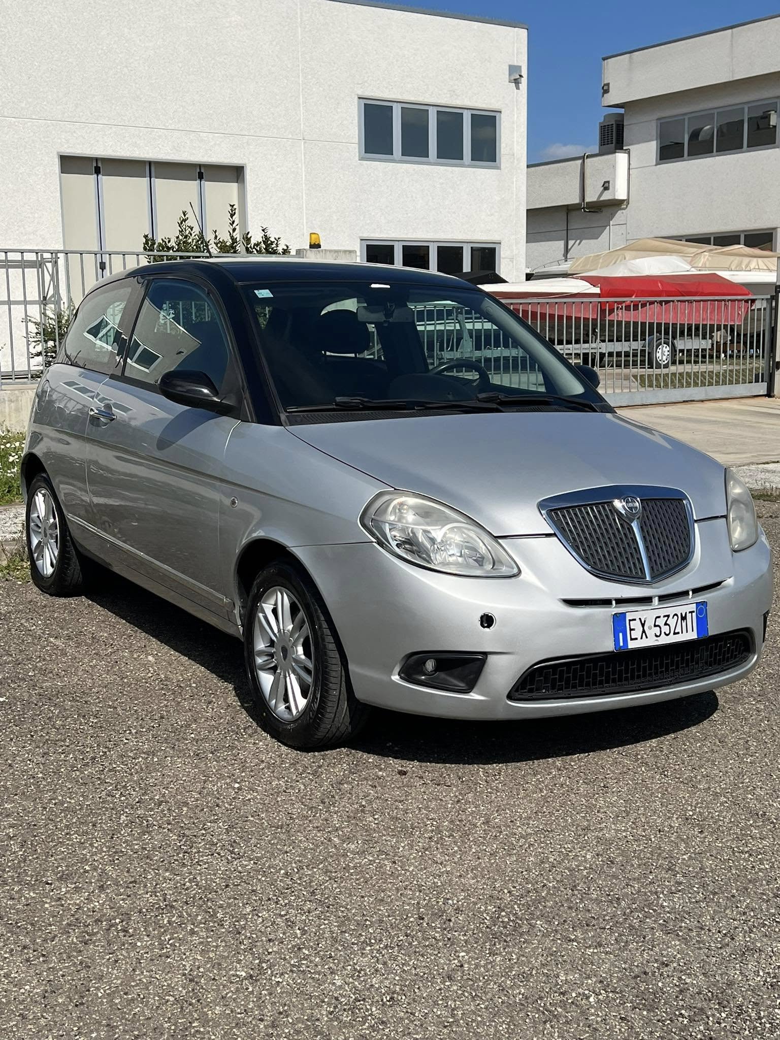 
LANCIAYpsilon 1.2 Versus full									