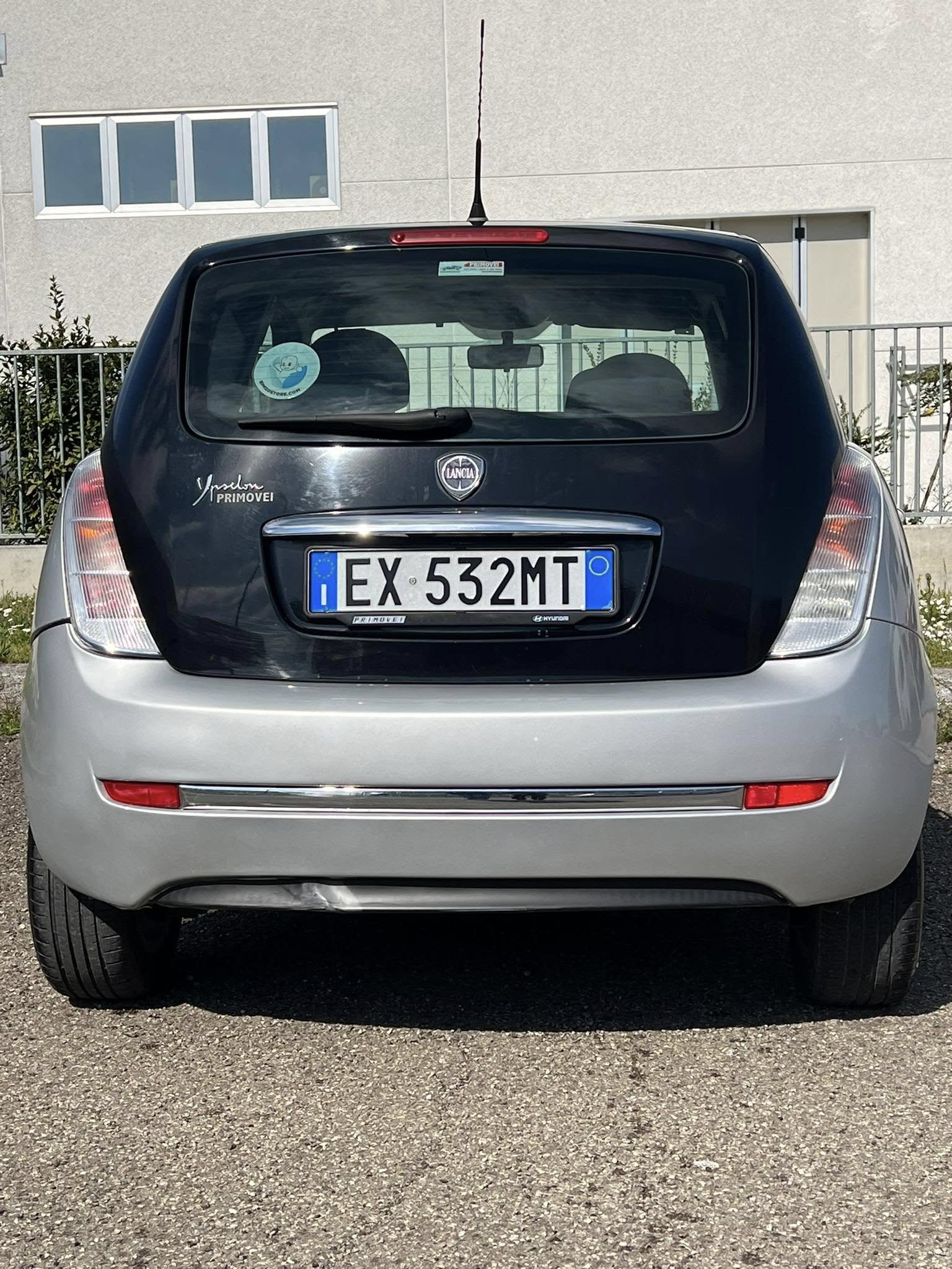 
LANCIAYpsilon 1.2 Versus full									