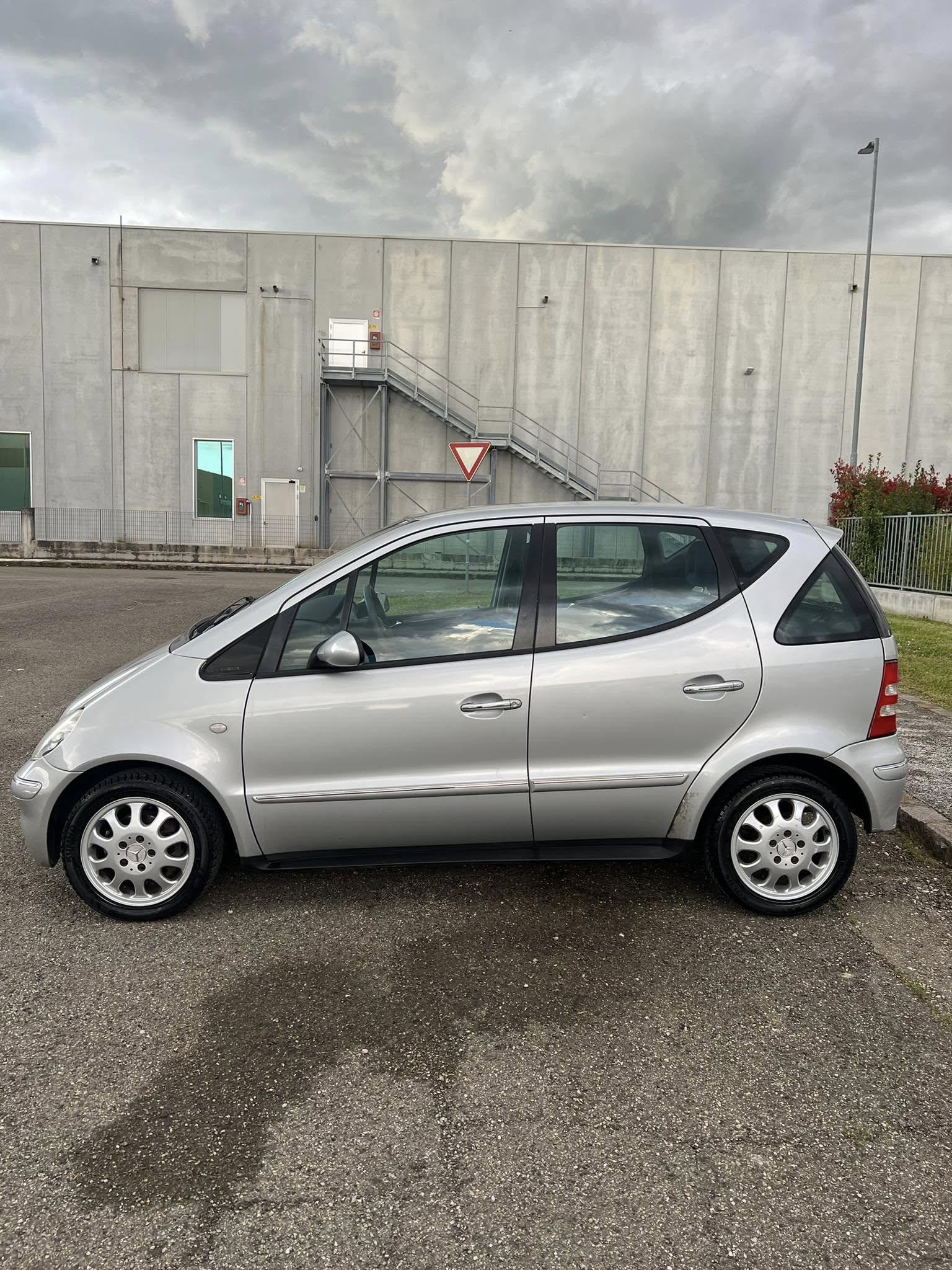
MERCEDES CLASSE A 160 cat Avantgarde full									