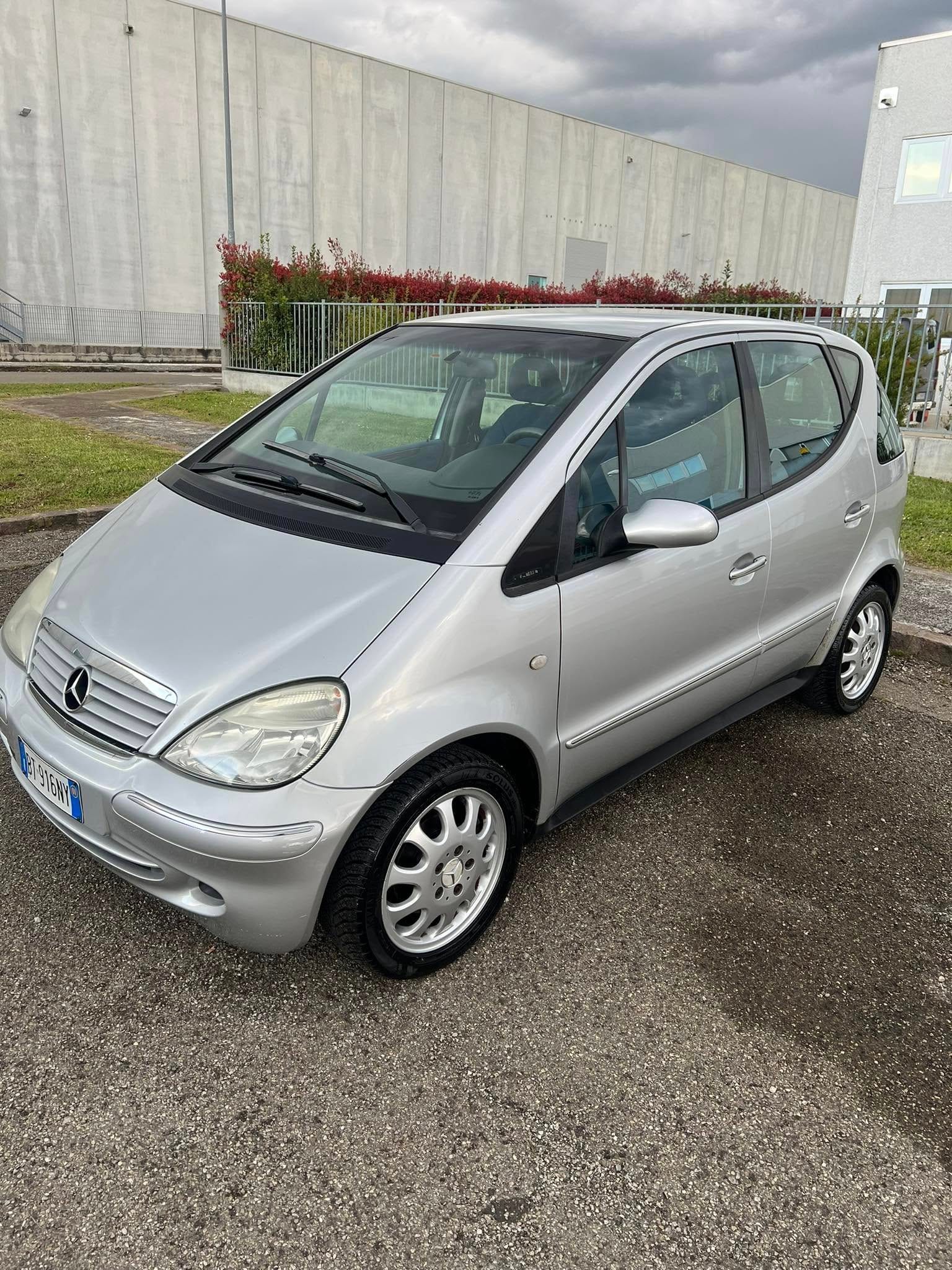 
MERCEDES CLASSE A 160 cat Avantgarde full									