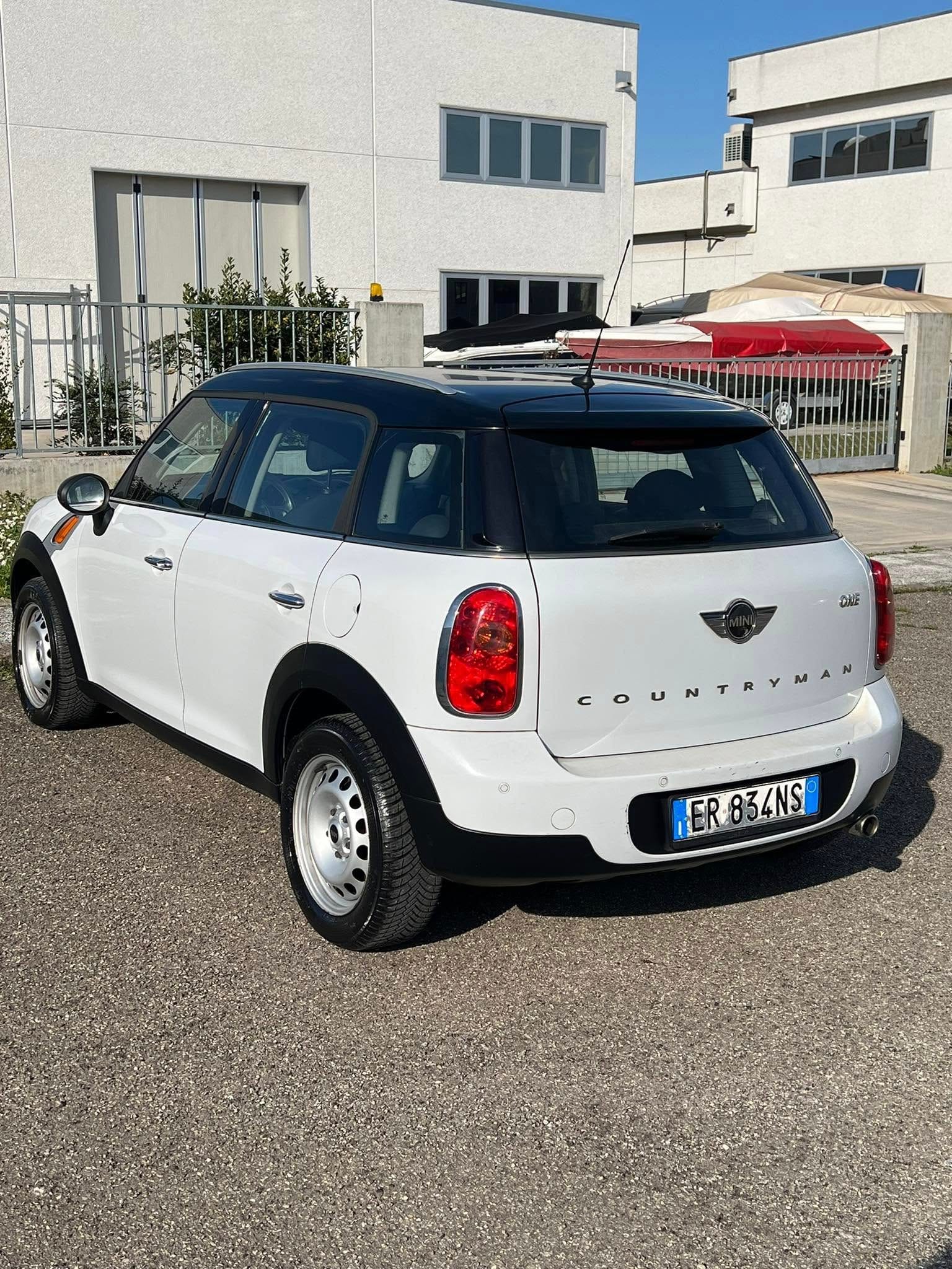 
MINI 1.6 ONE COUNTRYMAN 2013 full									