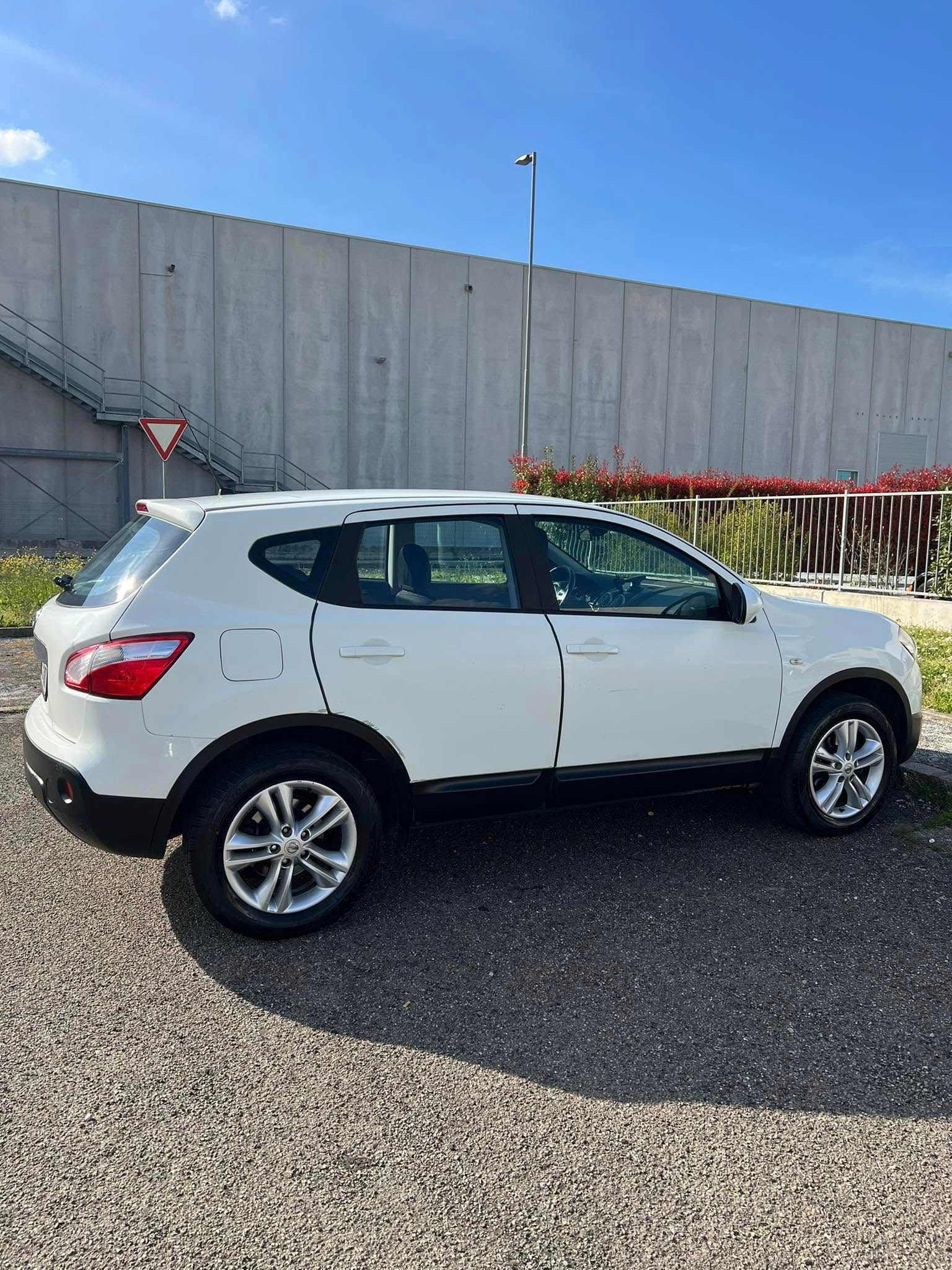 
NISSAN QASHQAI 1.6 16V Tekna 2011 full									