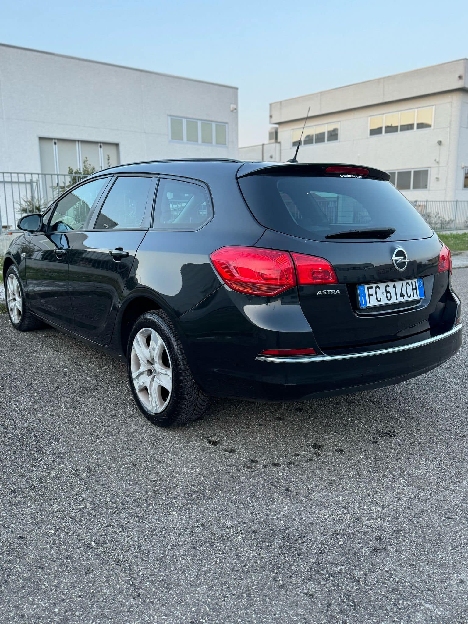 
OPELASTRA 1.4 Turbo 140CV Sports Tourer Tech Cosmo2016 full									