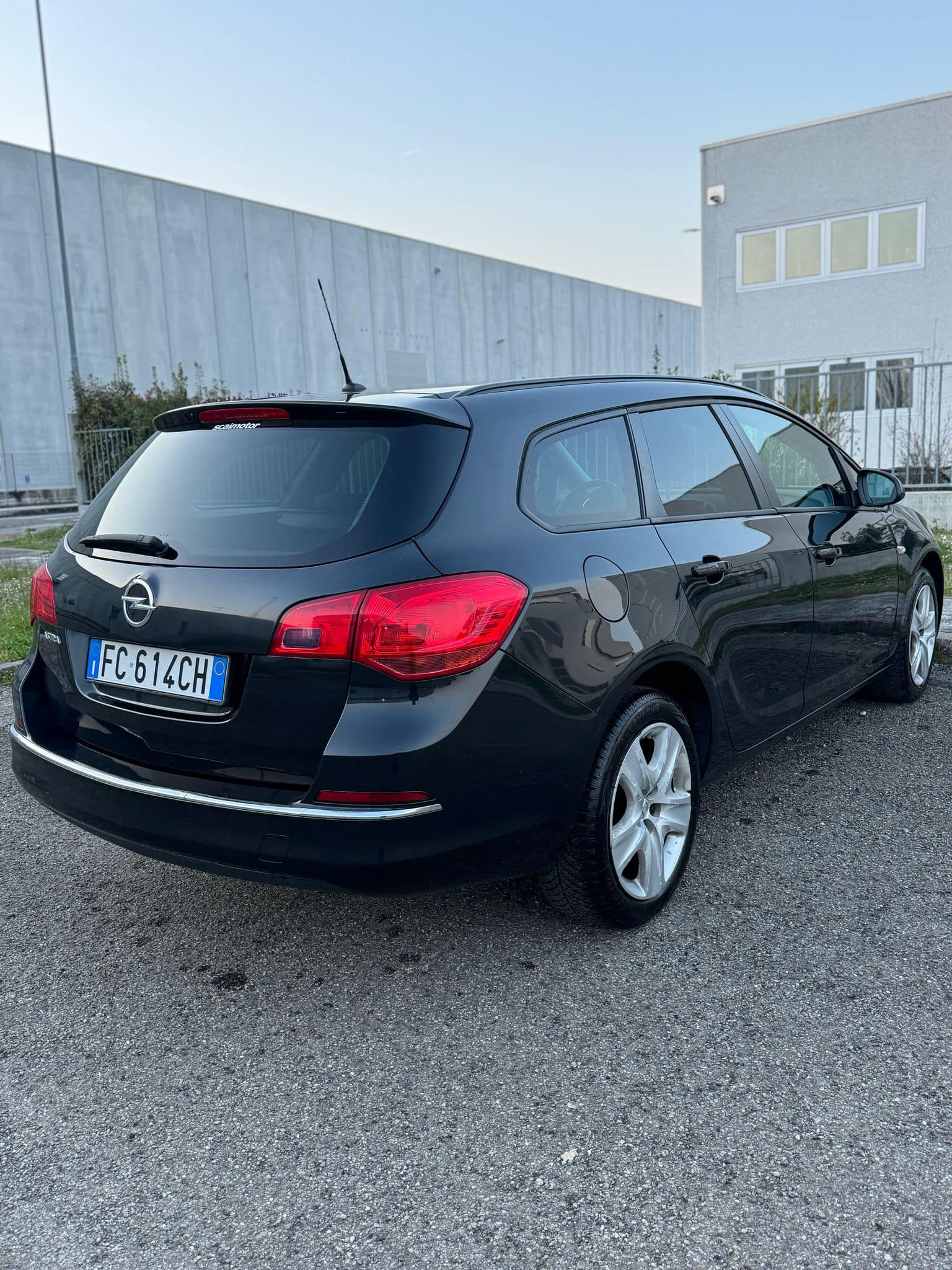 
OPELASTRA 1.4 Turbo 140CV Sports Tourer Tech Cosmo2016 full									