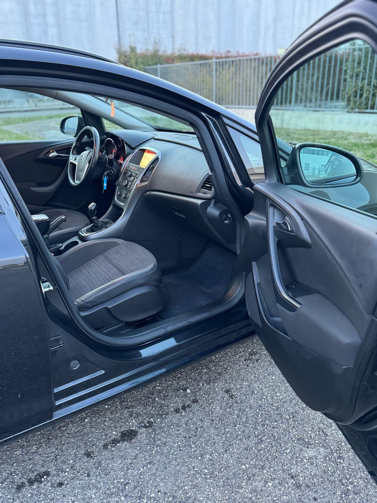 
OPELASTRA 1.4 Turbo 140CV Sports Tourer Tech Cosmo2016 full									