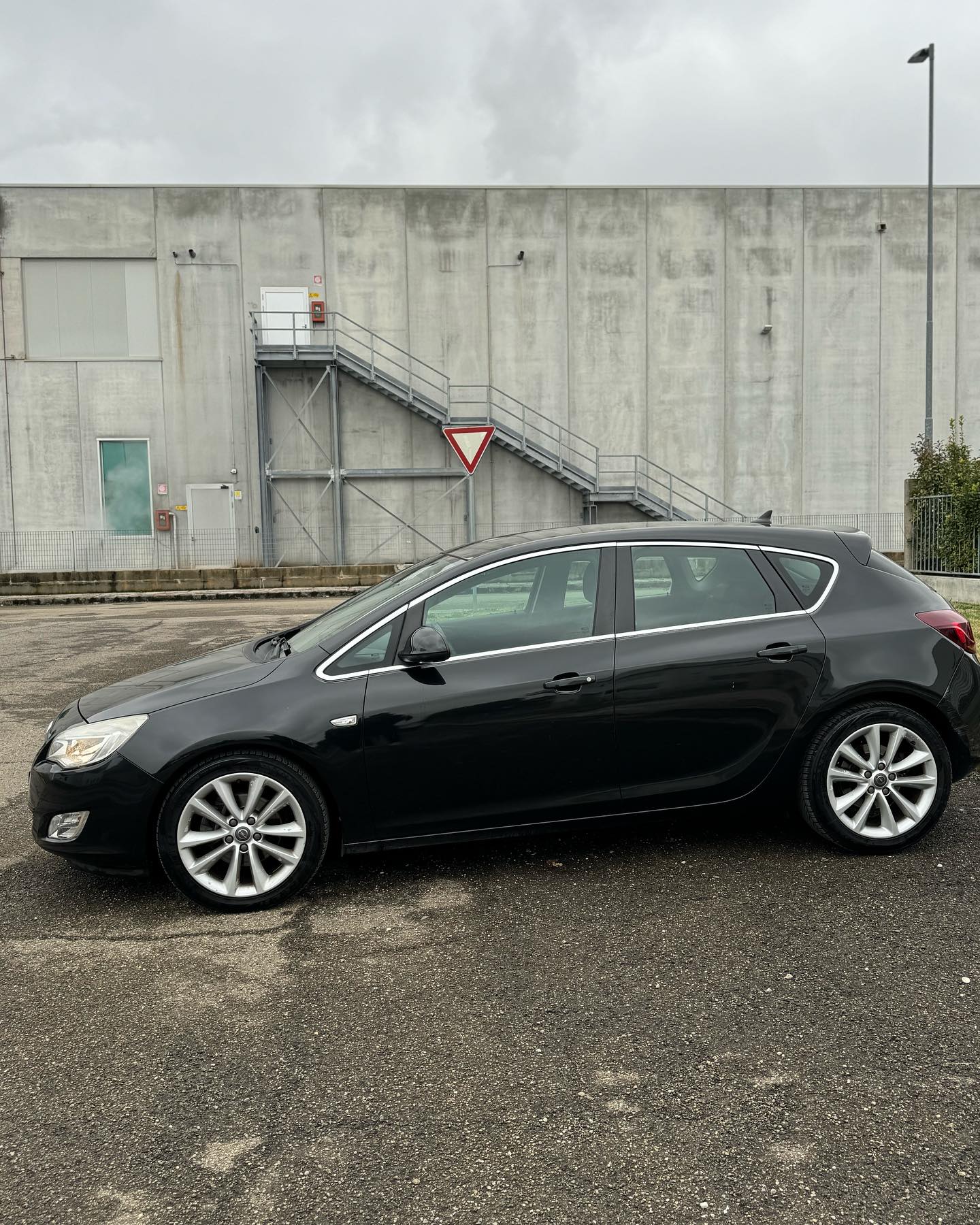 
OpelAstra 1.7 CDTI 125CV 5P Cosmo2012 full									