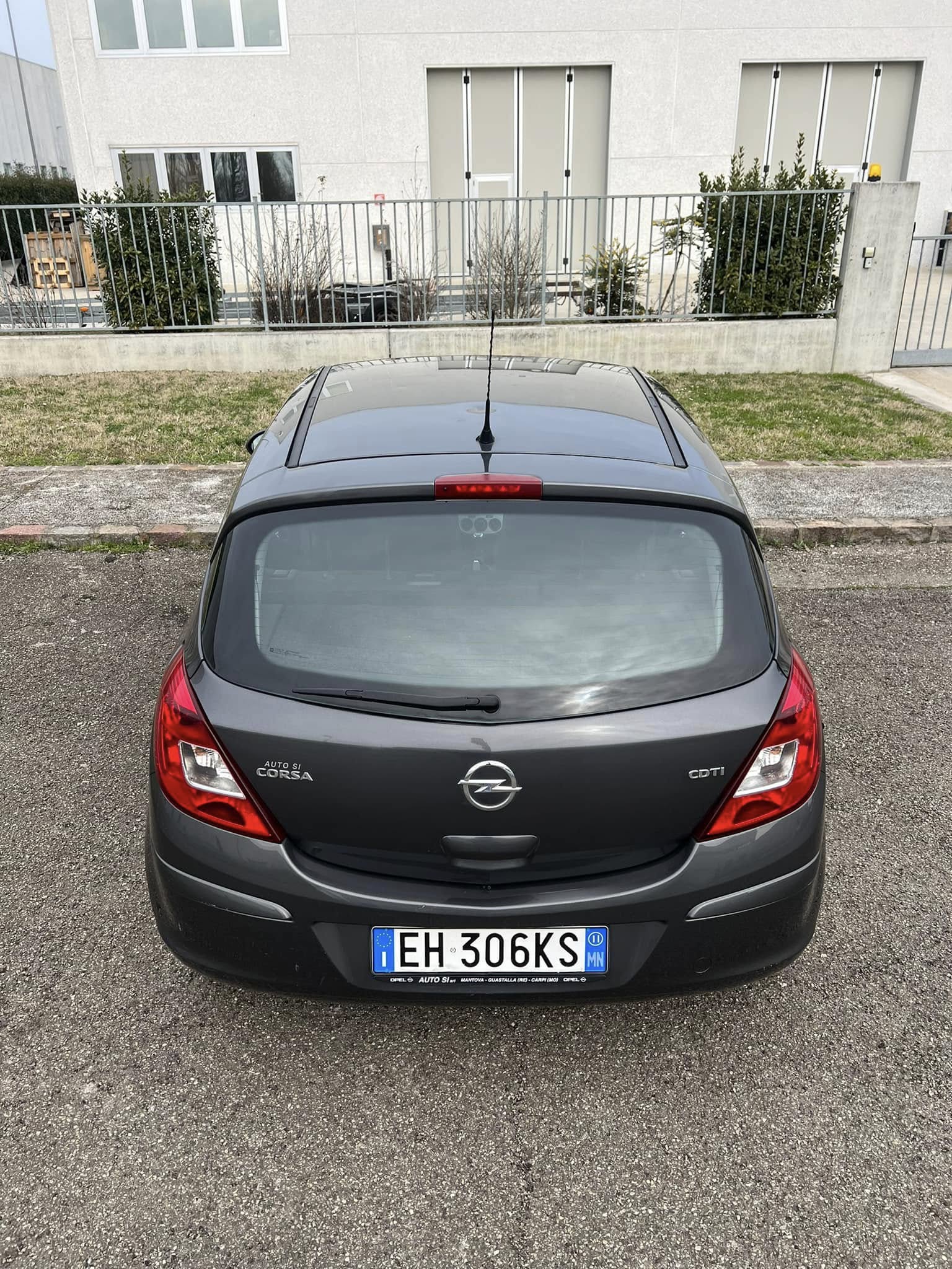 
Opel CORSA 1.3 CDTI 75CV F.AP. 5P Sport 2011 full									