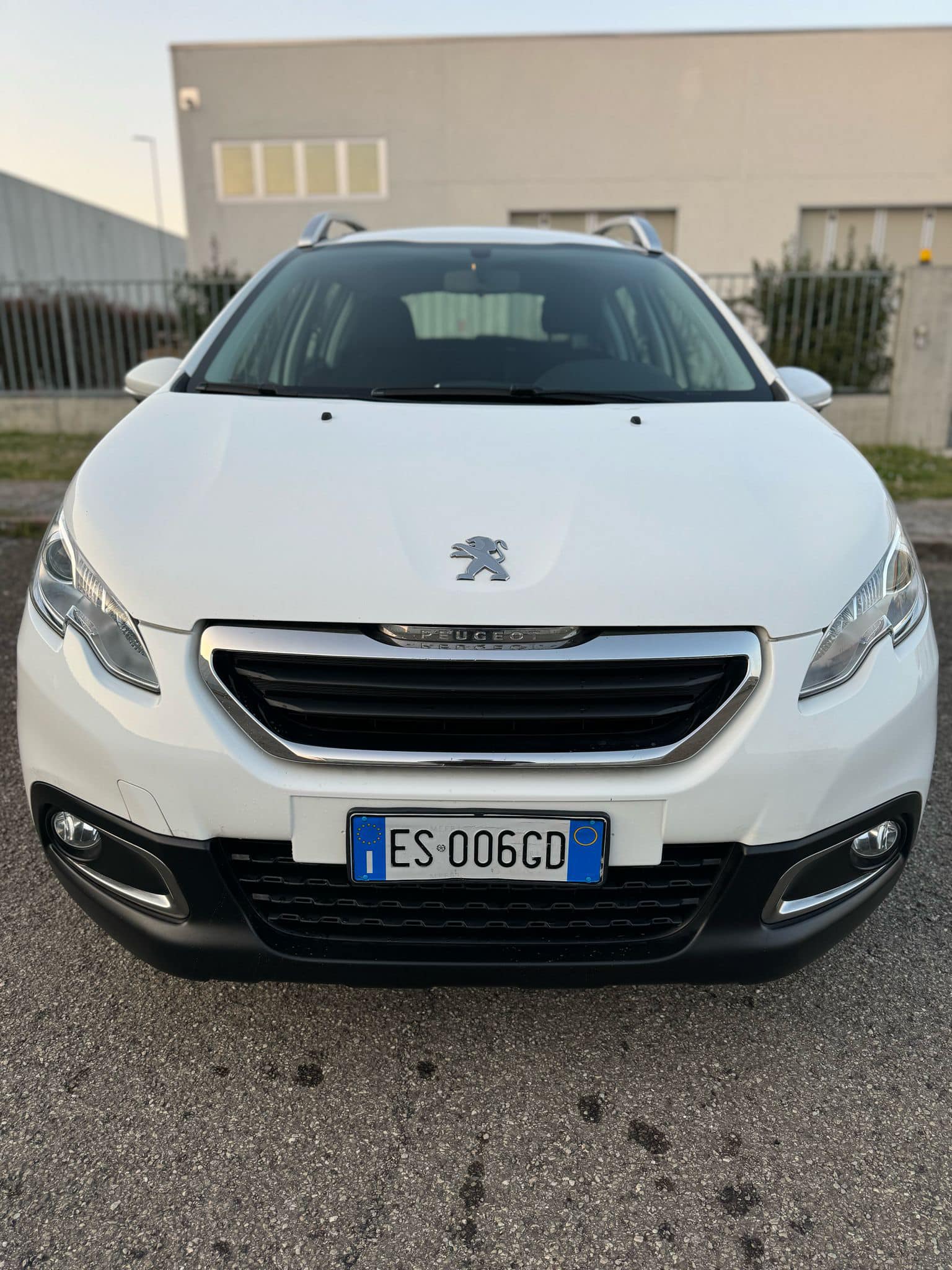 
PEUGEOT2008 1ª Serie 1.6 e-HDi 92 CV Stop&Start Urban Cross2013 full									