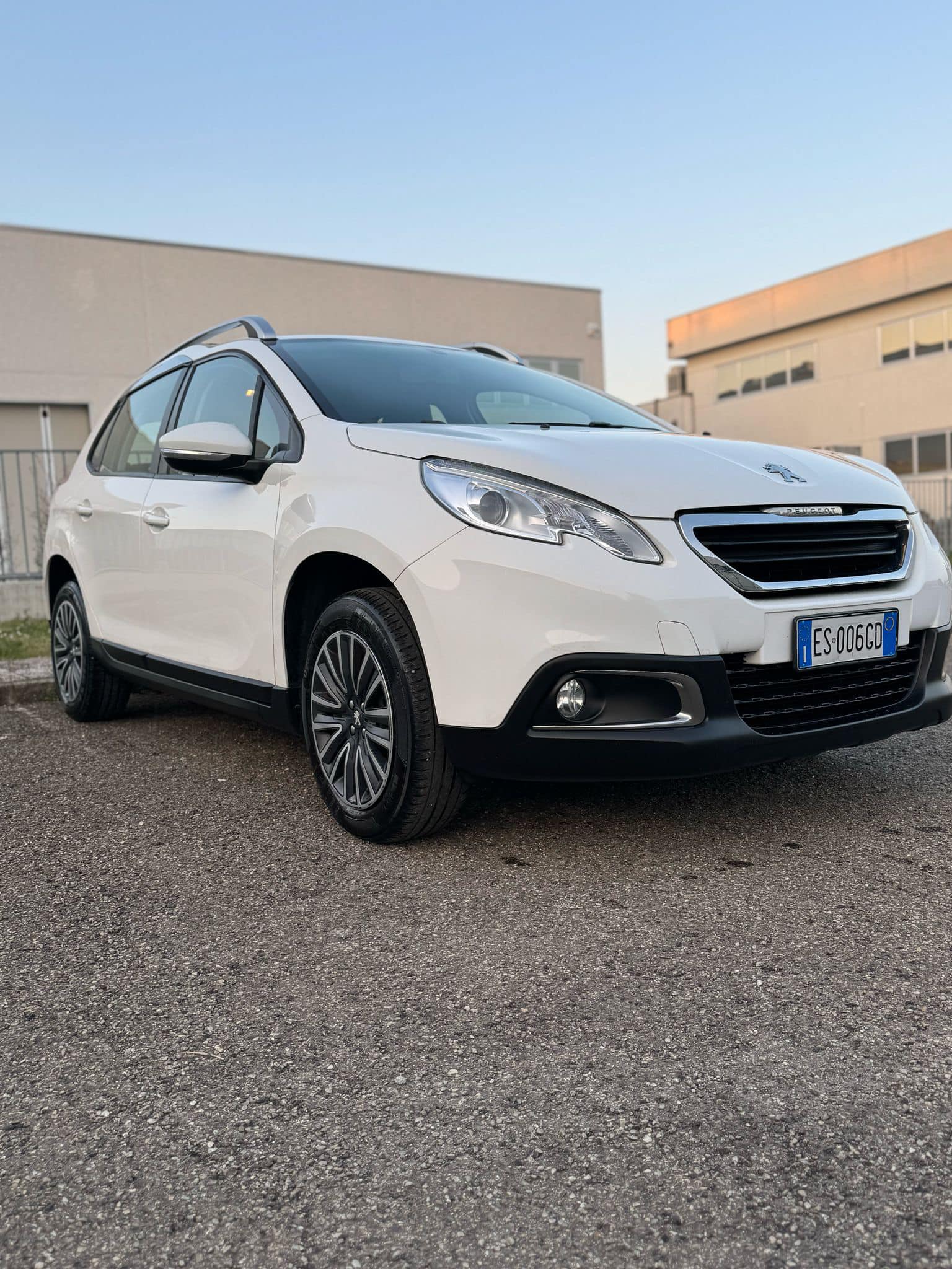 
PEUGEOT2008 1ª Serie 1.6 e-HDi 92 CV Stop&Start Urban Cross2013 full									