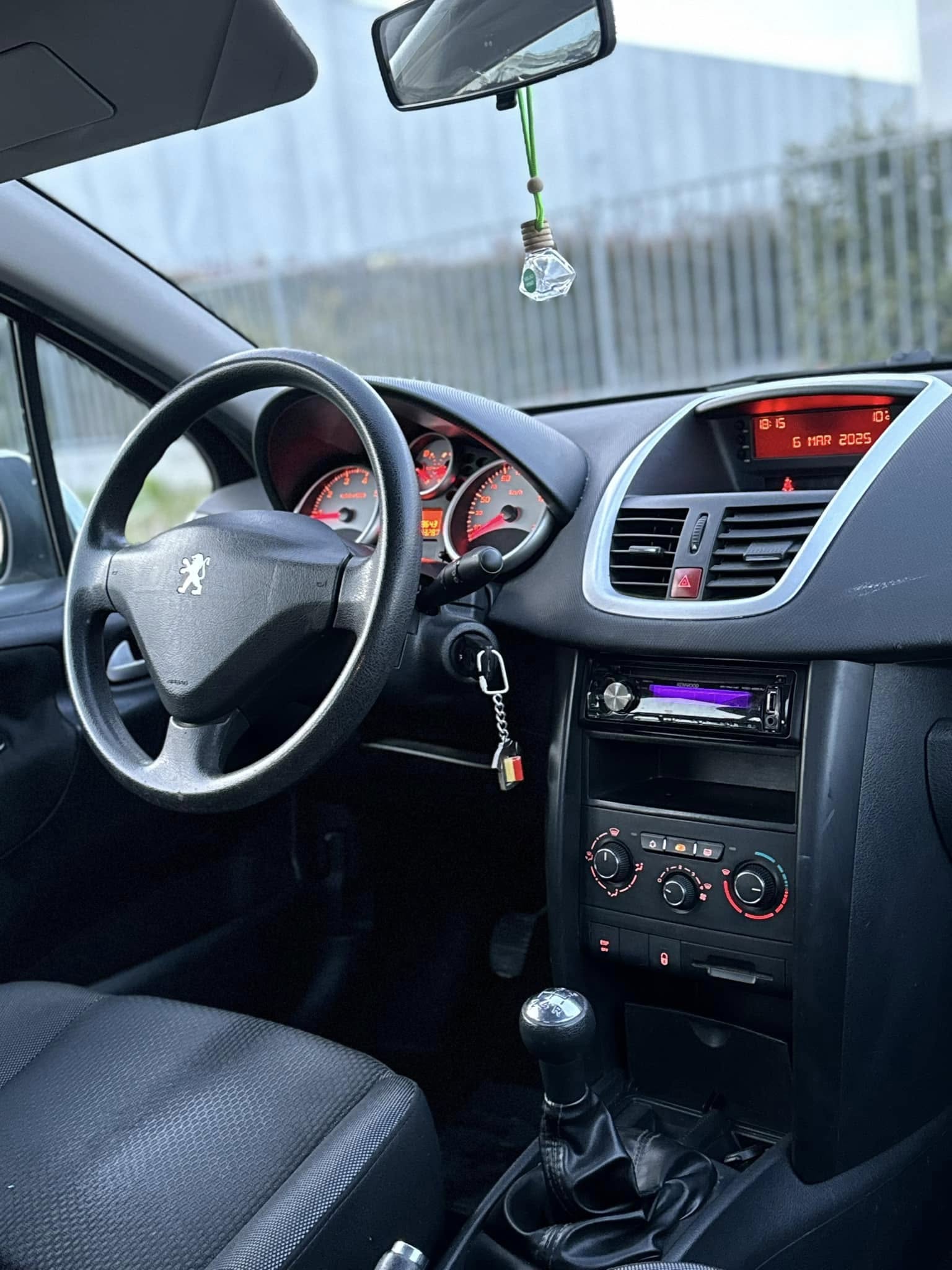 
PEUGEOT 207 1.4 8V 75CV 5P Energie Sport ECO 2010 full									