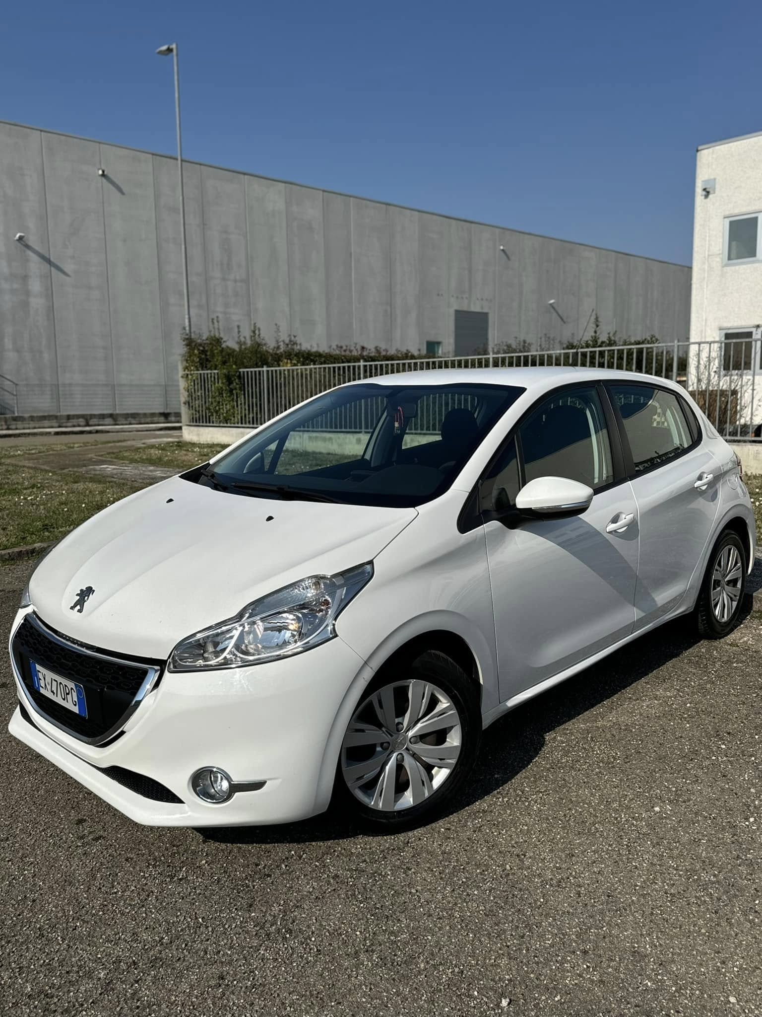 
Peugeot208 1ª serie PureTech 82 5P Allure2015 full									