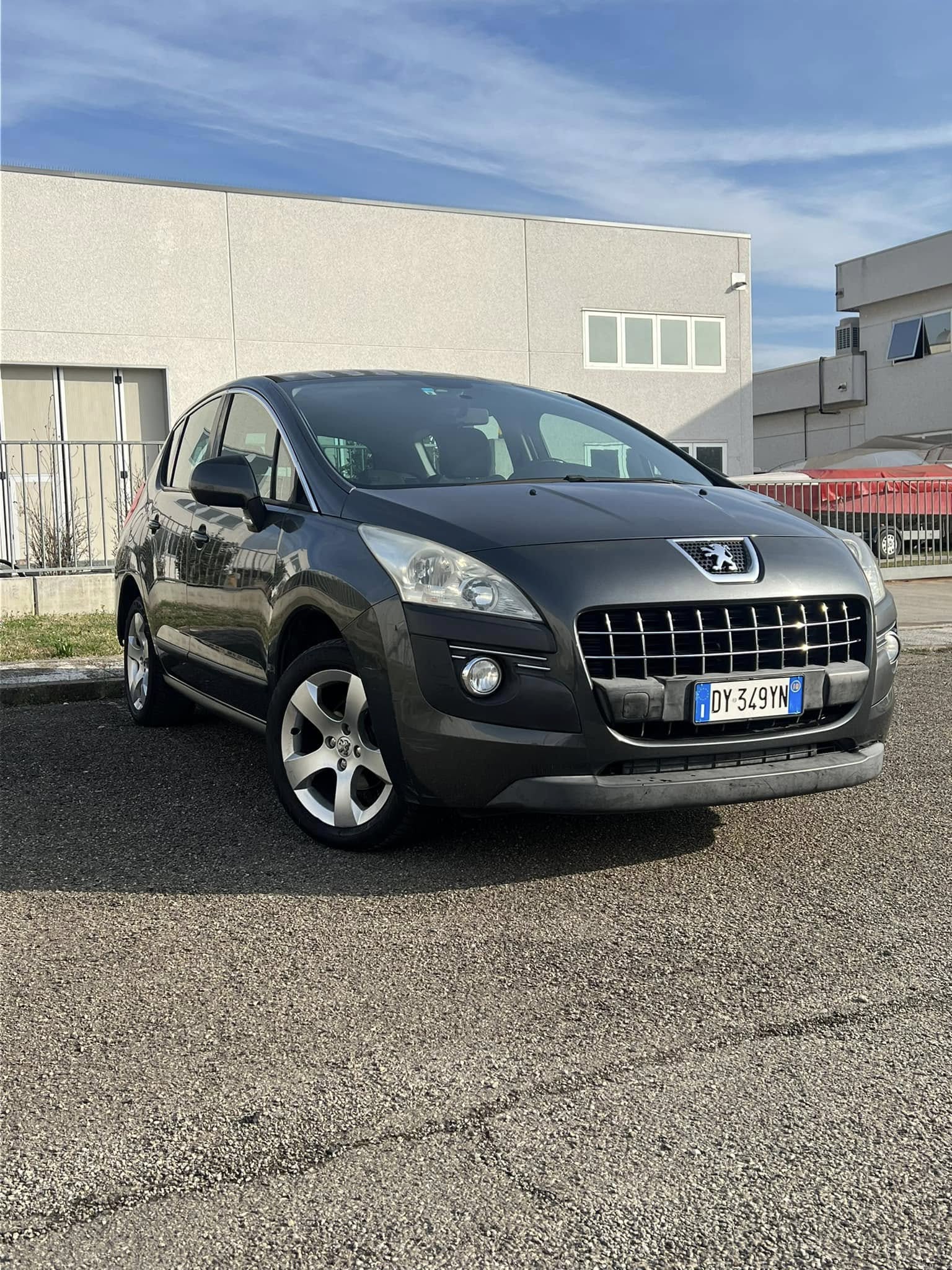 Peugeot3008 1.6 HDi 110CV2010