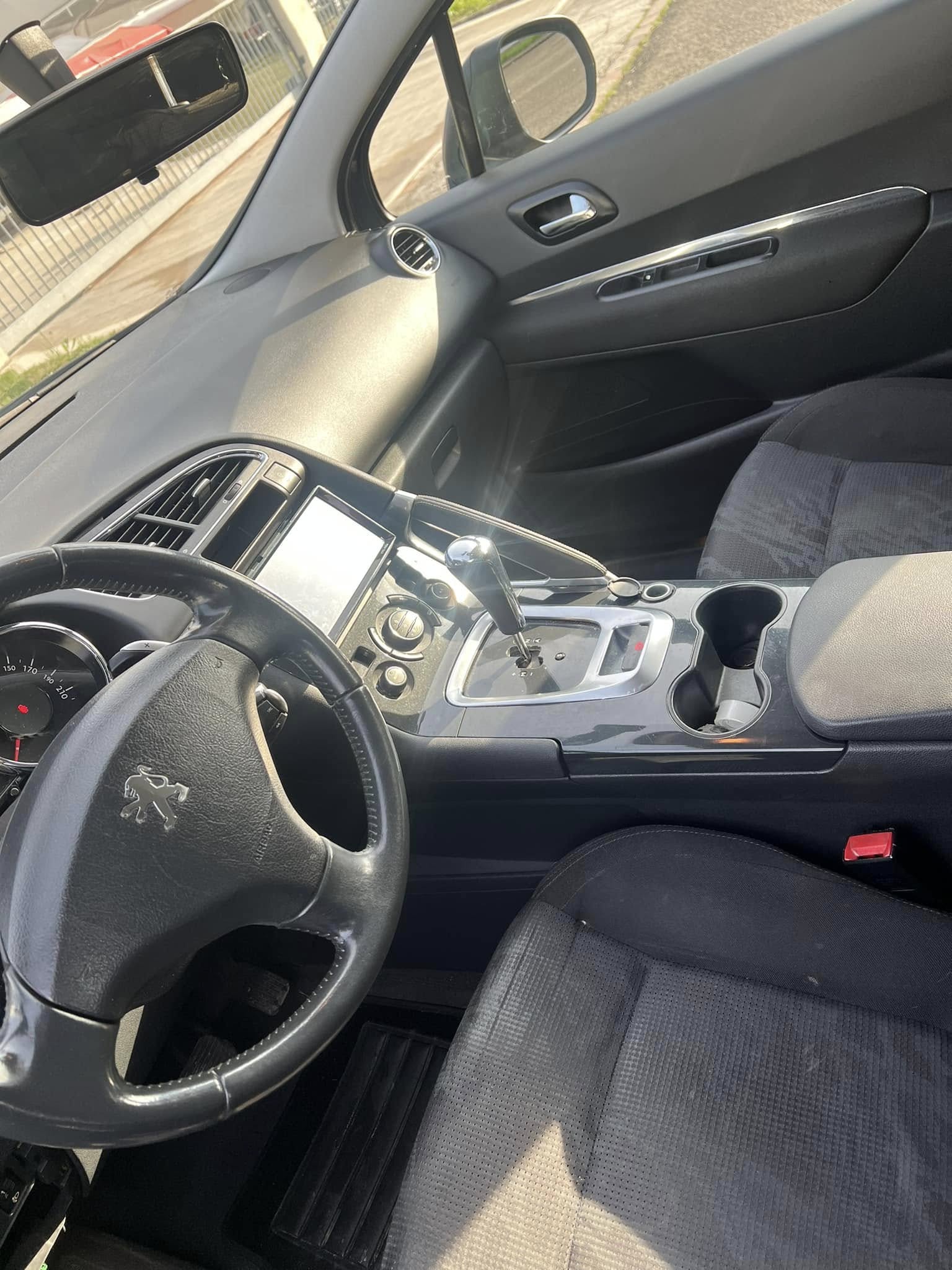 
Peugeot3008 1.6 HDi 110CV2010 full									