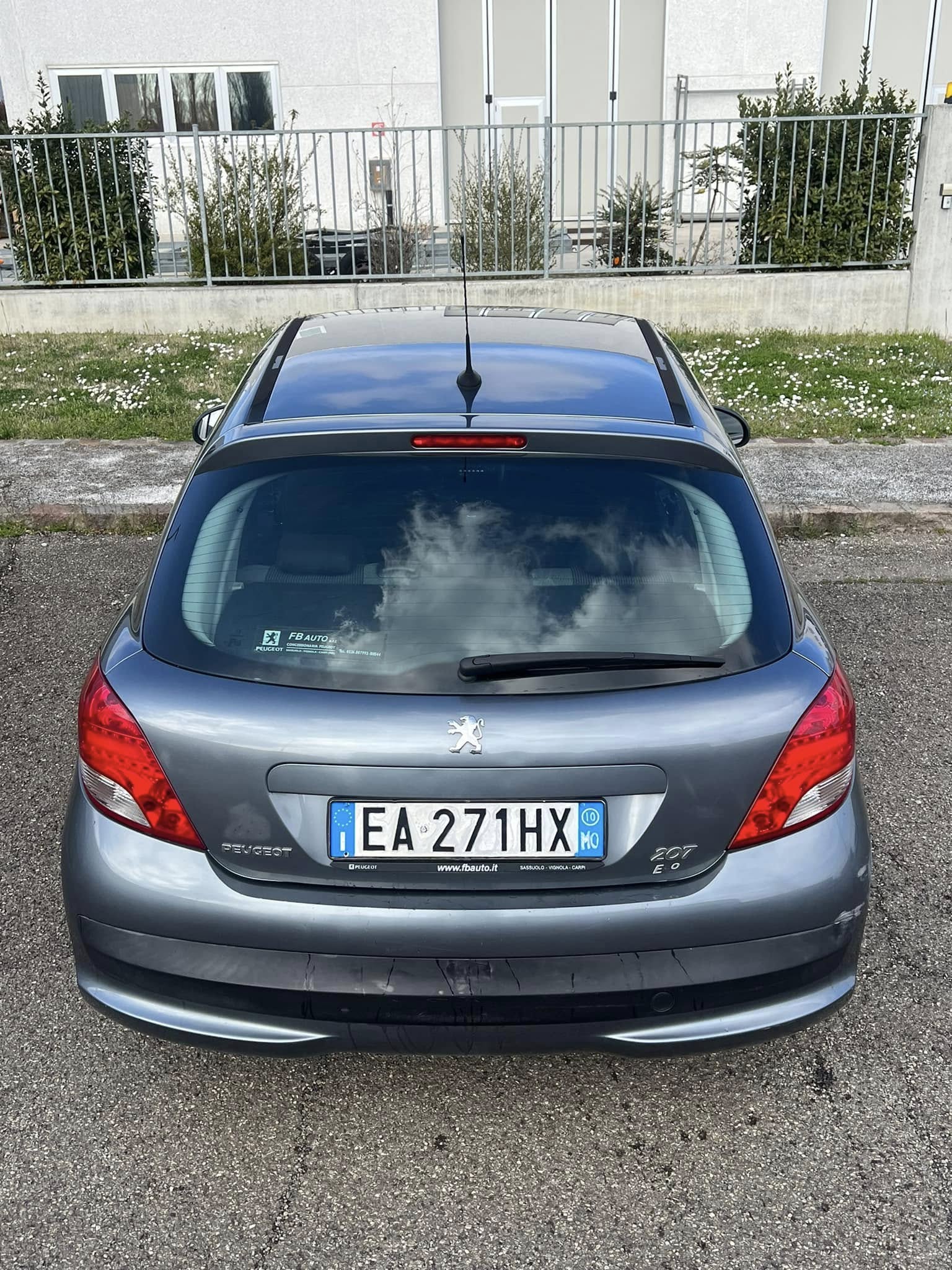 
PEUGEOT207 1.4 8V 75CV 5P Energie Sport ECO2010 full									