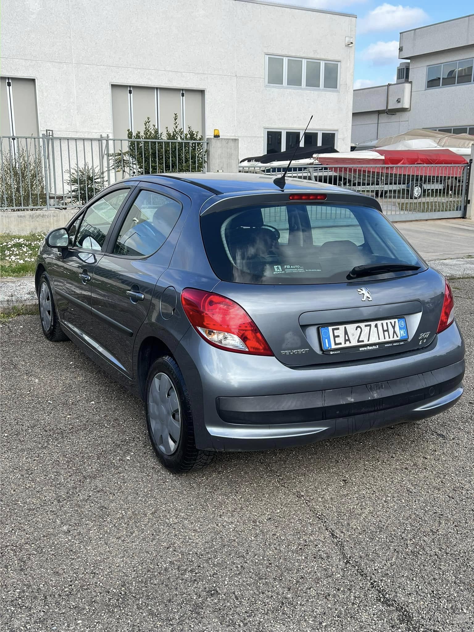 
PEUGEOT207 1.4 8V 75CV 5P Energie Sport ECO2010 full									