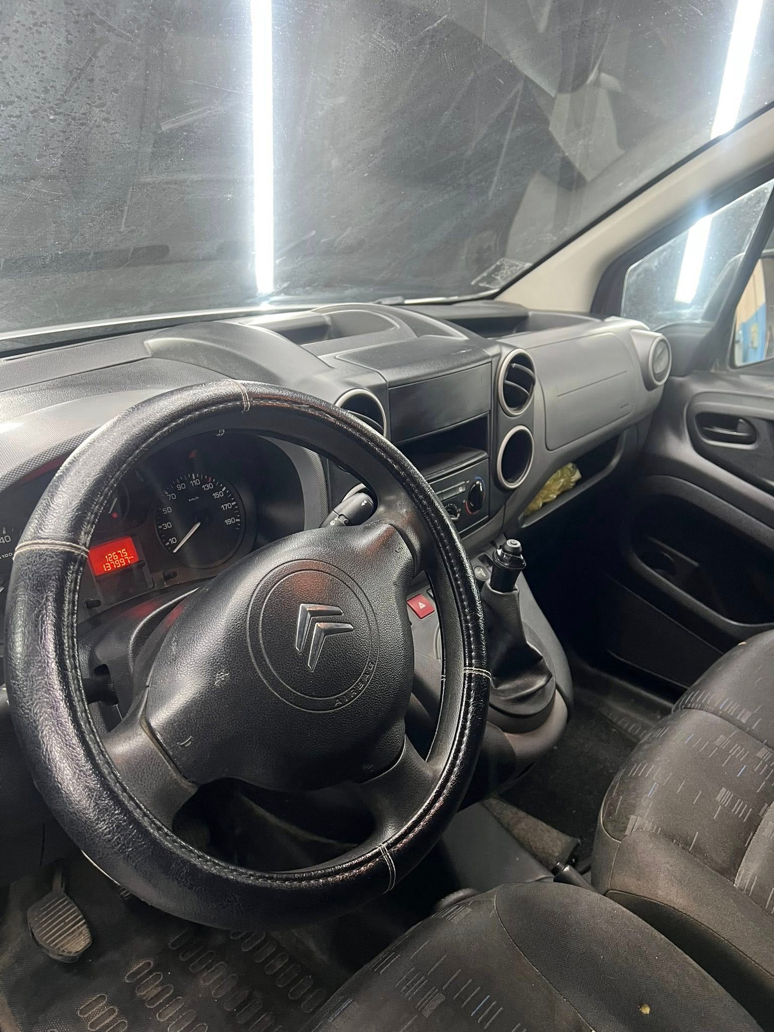 
CITROENBERLINGO 1.5 HDI 3 POSTI BUSINESS2011 full									