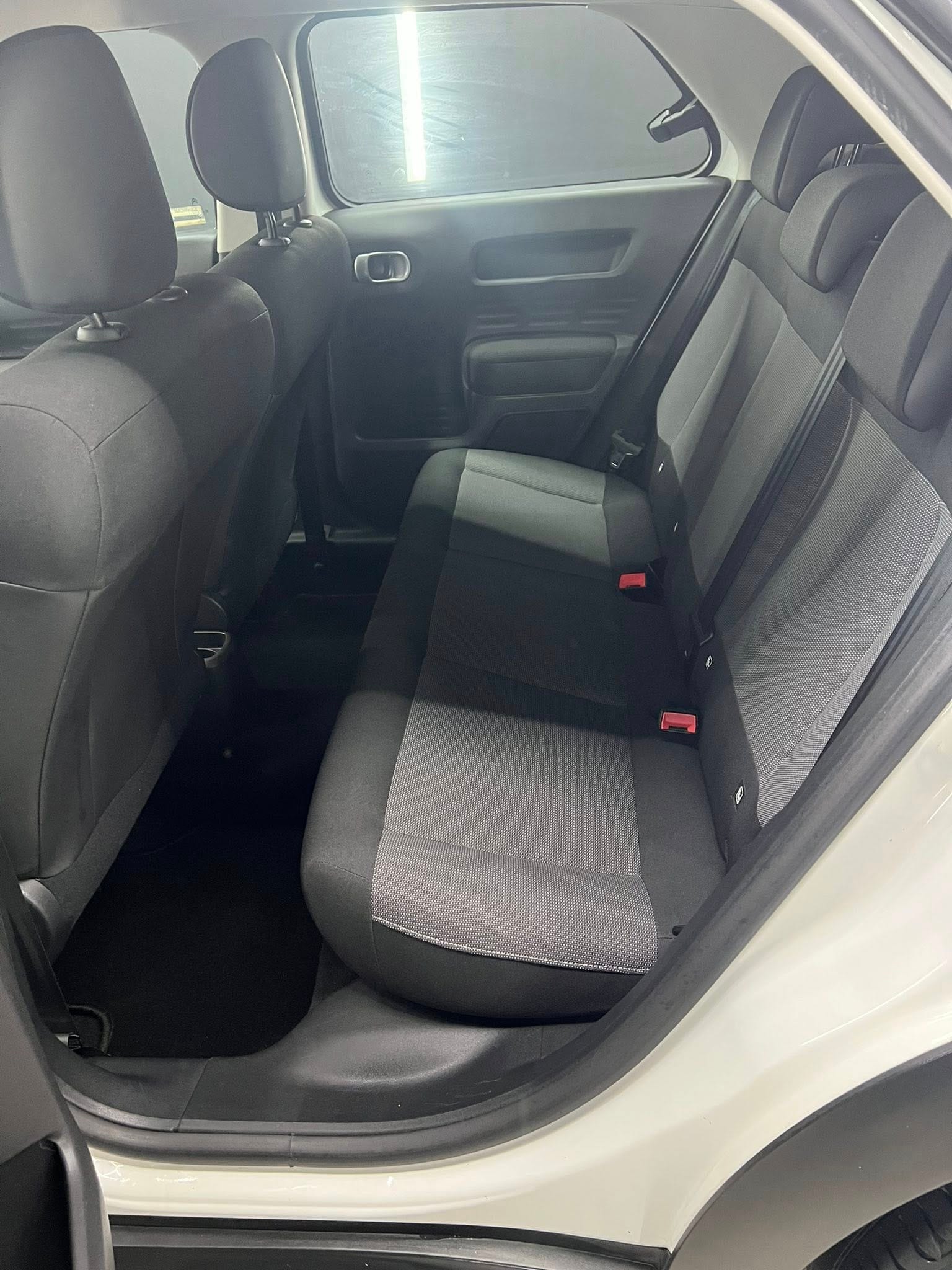
CITROEN C4 CACTUS BlueHDi 100 SeS Shine 2015 full									