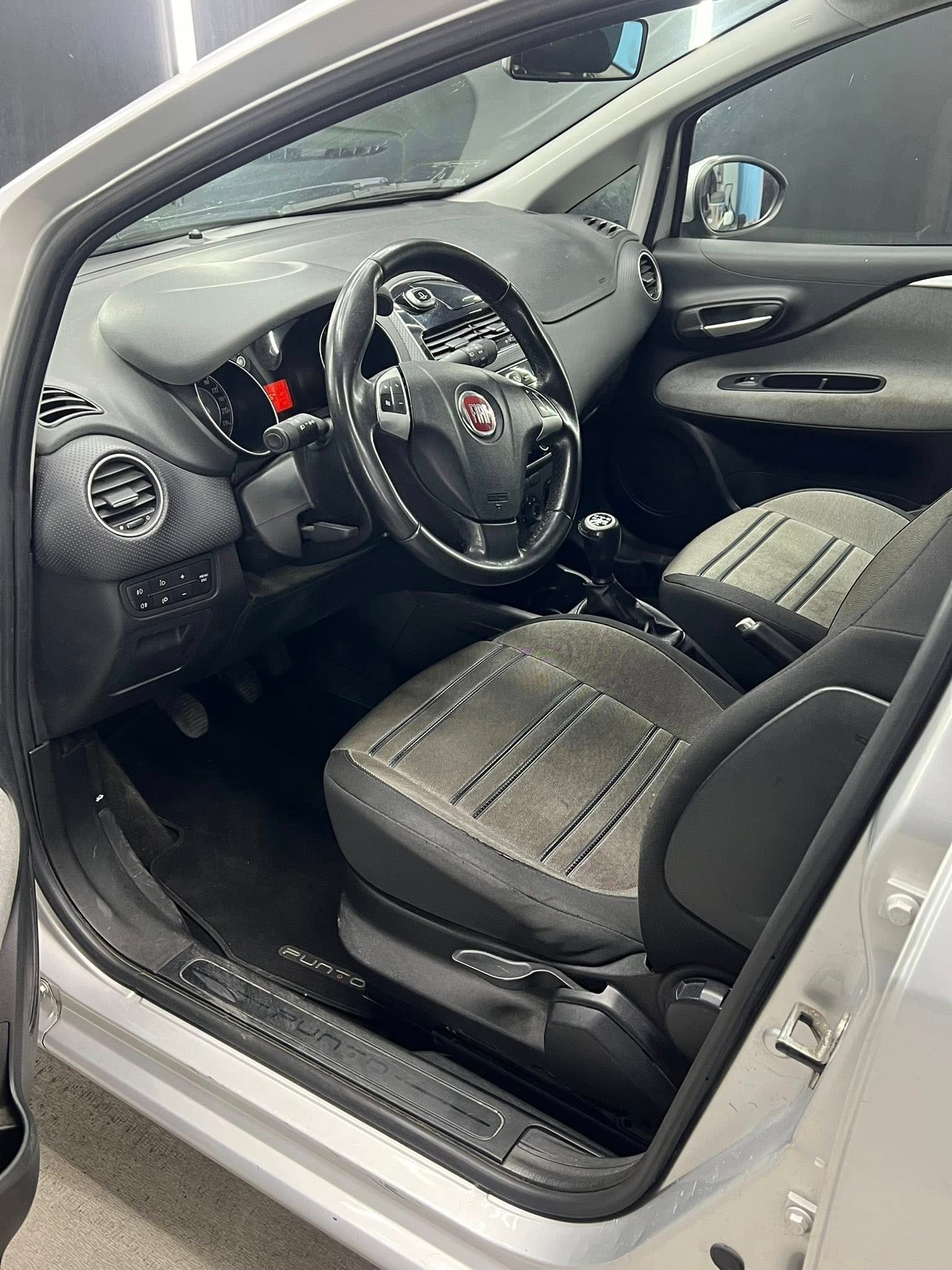 
FIAT PUNTO EVO 1.3 Mjt 95 CV DPF 5P SeS Emotion full									