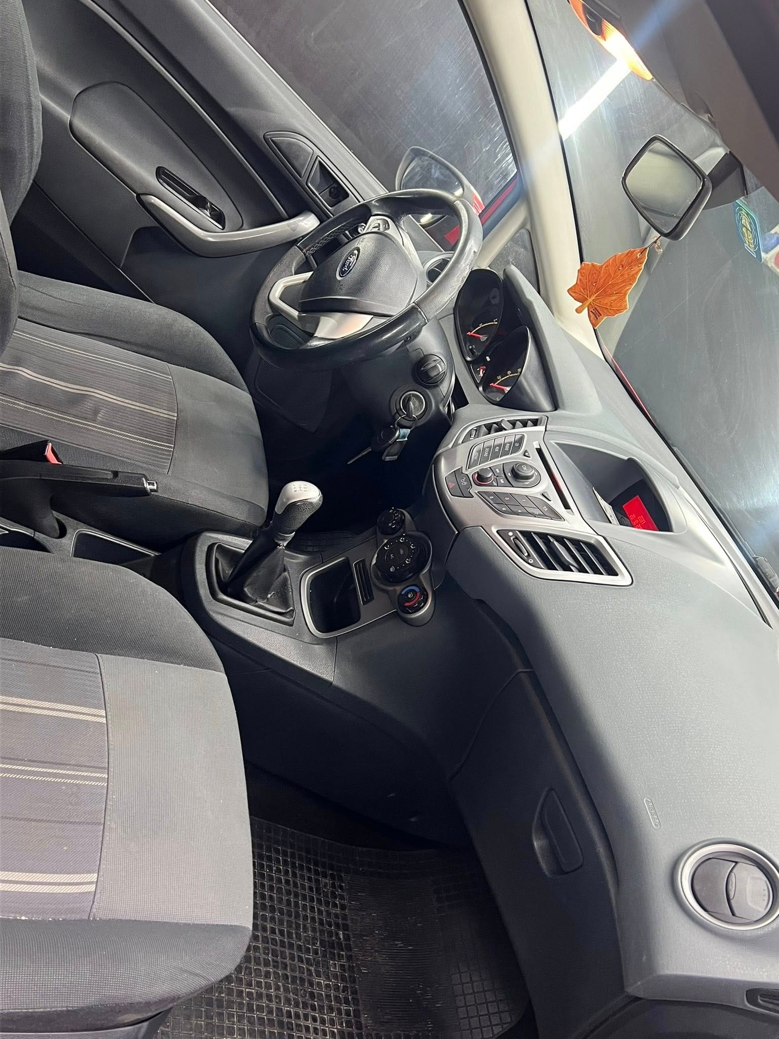 
FORDFIESTA 1.2 82CV 3P Titanium2010 full									