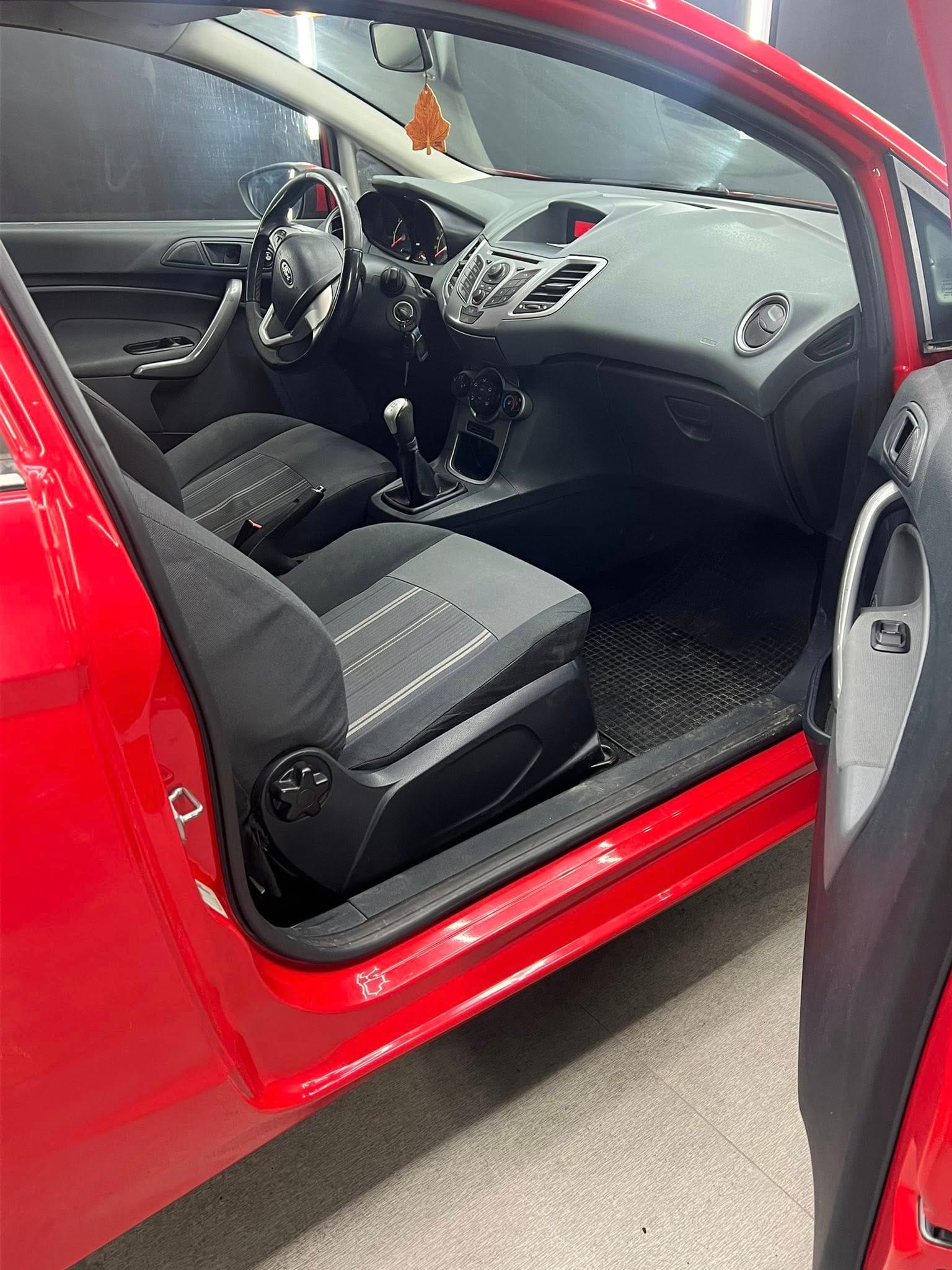 
FORDFIESTA 1.2 82CV 3P Titanium2010 full									