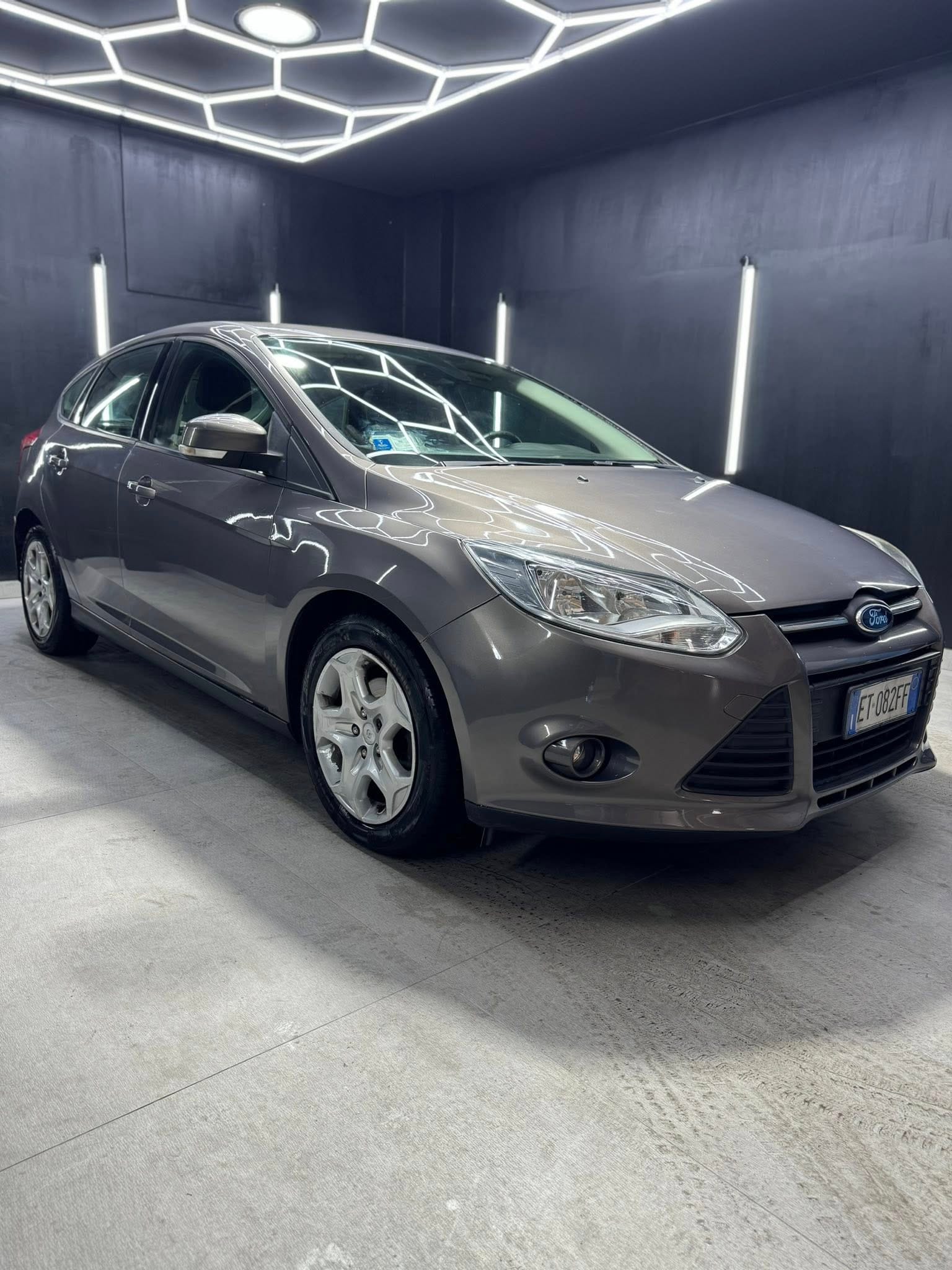 
FORD FOCUS 1.6 TDCi 95 CV Titanium 2013 full									