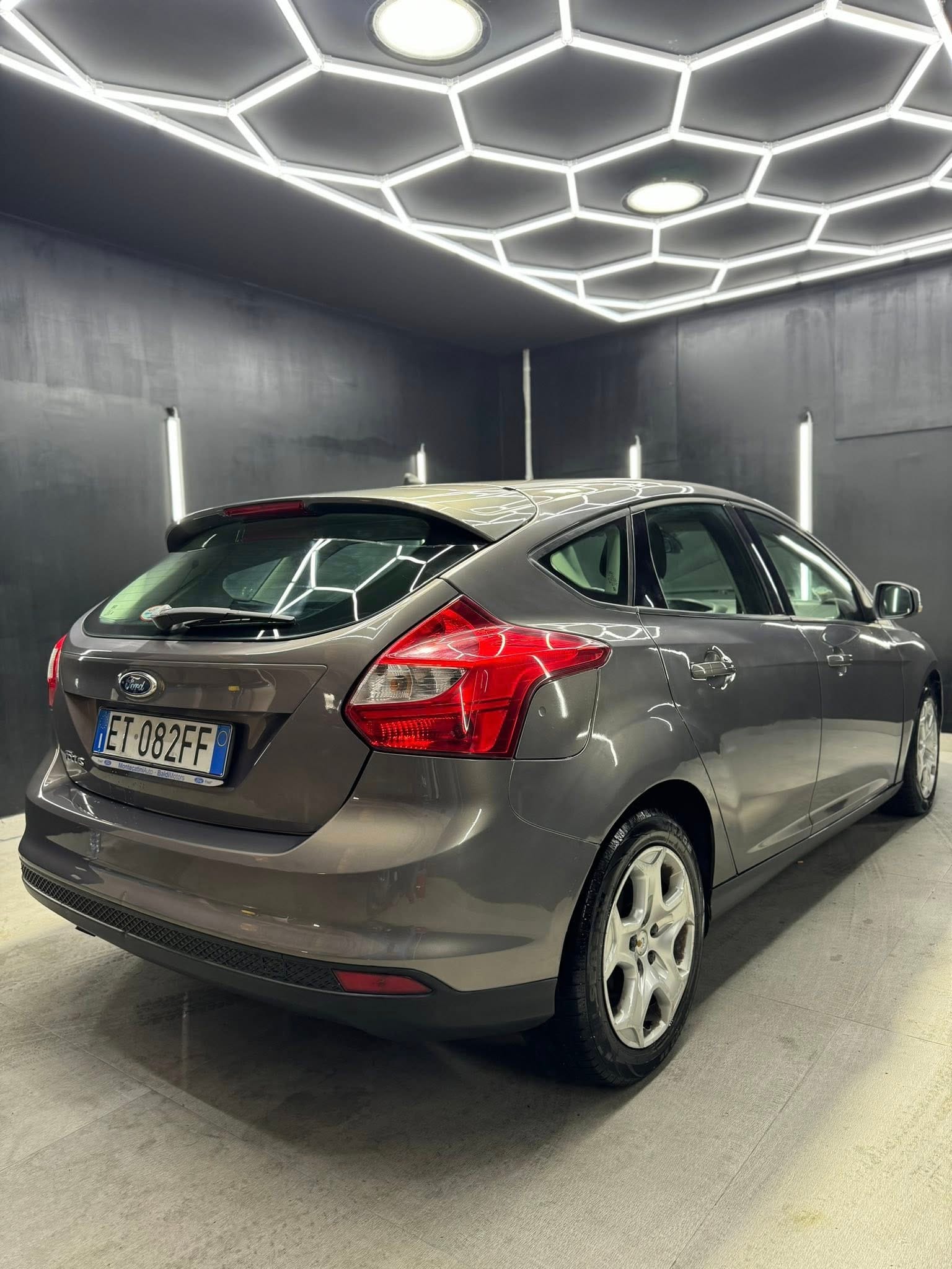 
FORD FOCUS 1.6 TDCi 95 CV Titanium 2013 full									