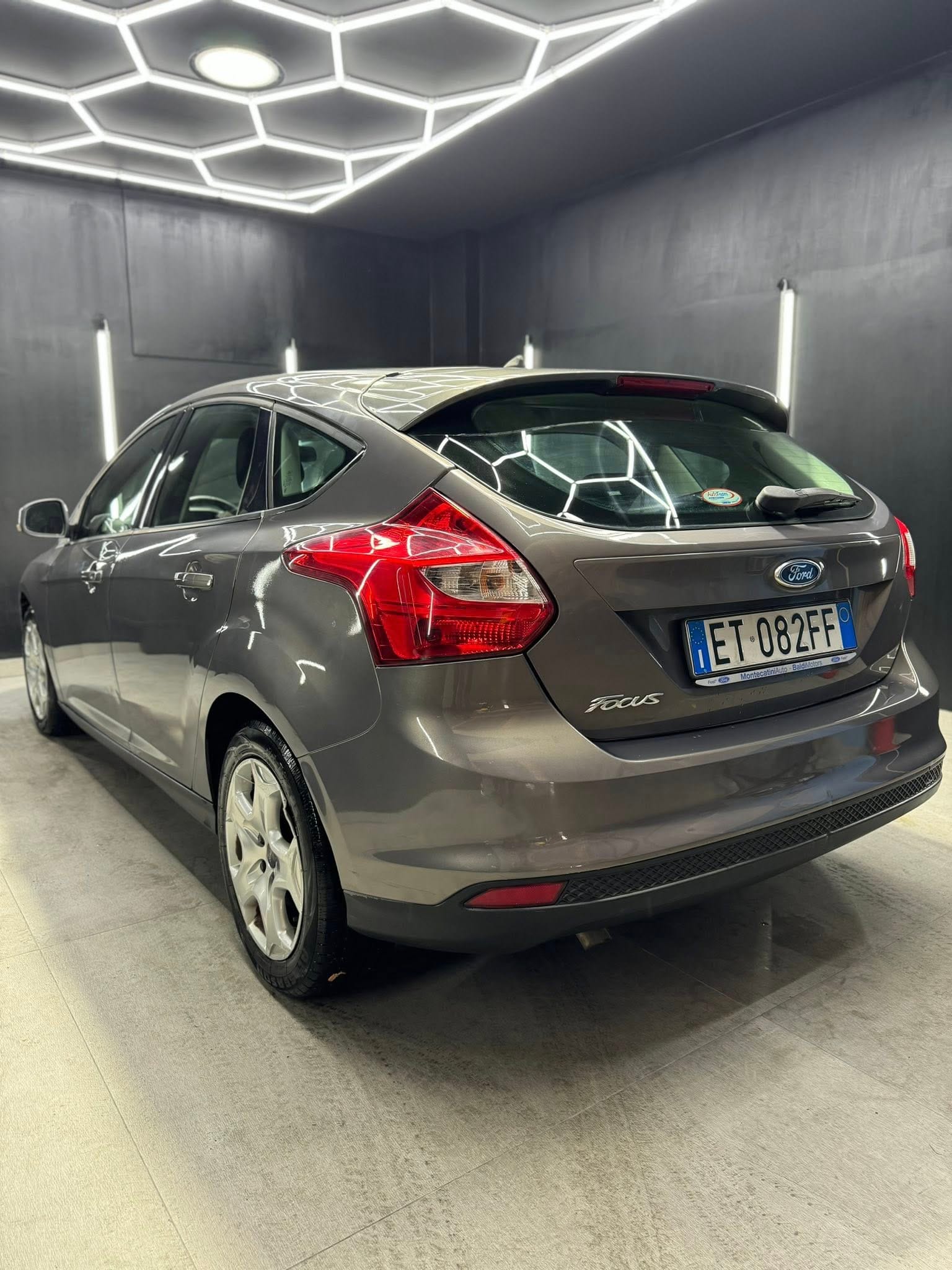 
FORD FOCUS 1.6 TDCi 95 CV Titanium 2013 full									