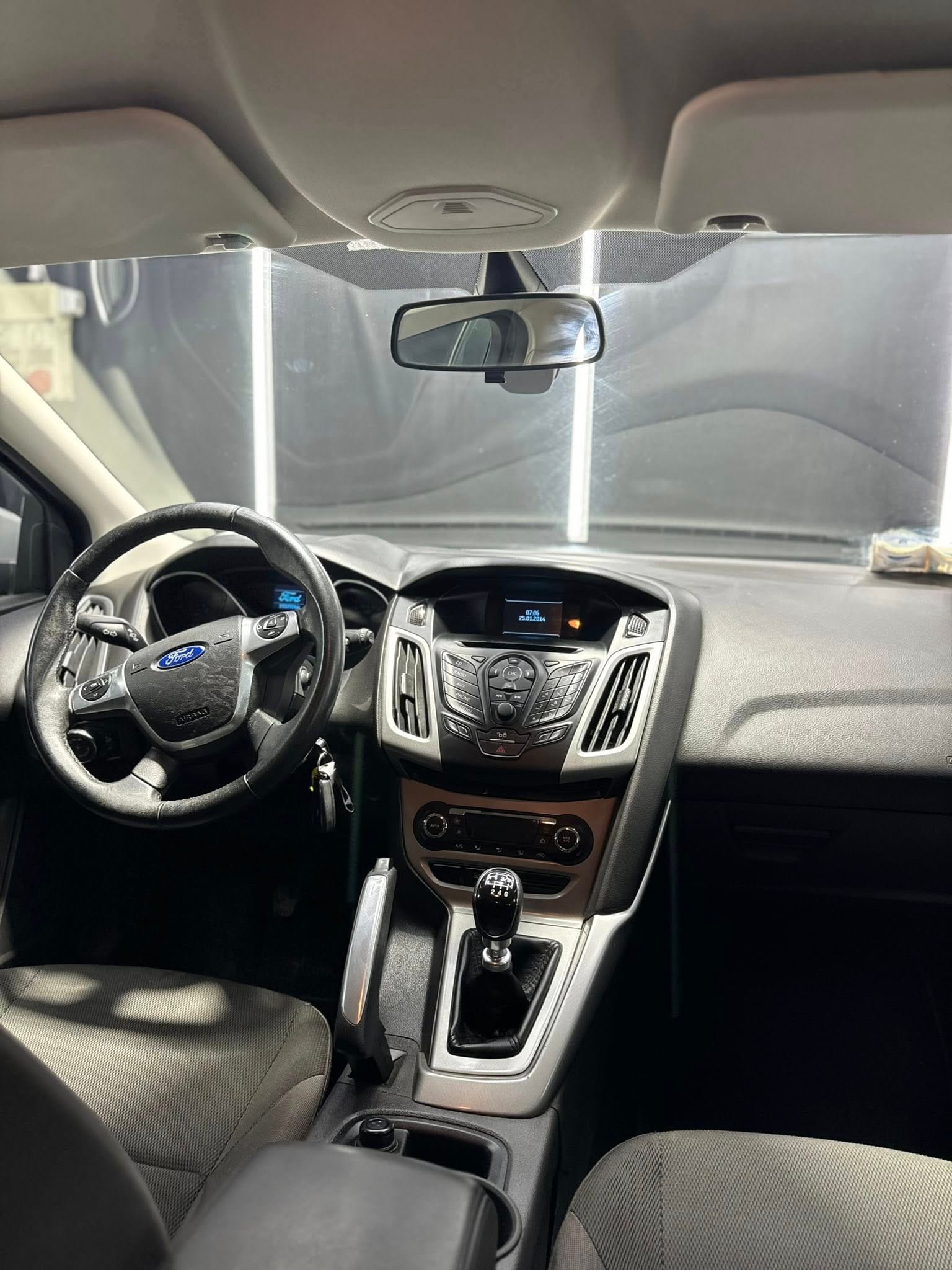 
FORD FOCUS 1.6 TDCi 95 CV Titanium 2013 full									