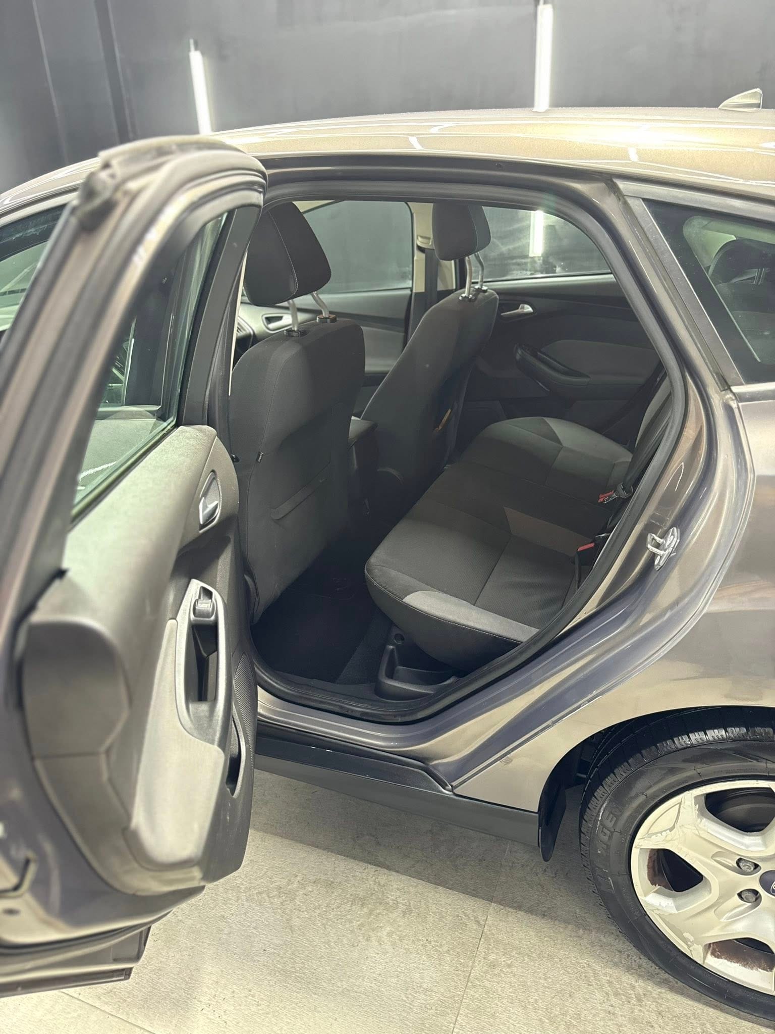 
FORD FOCUS 1.6 TDCi 95 CV Titanium 2013 full									