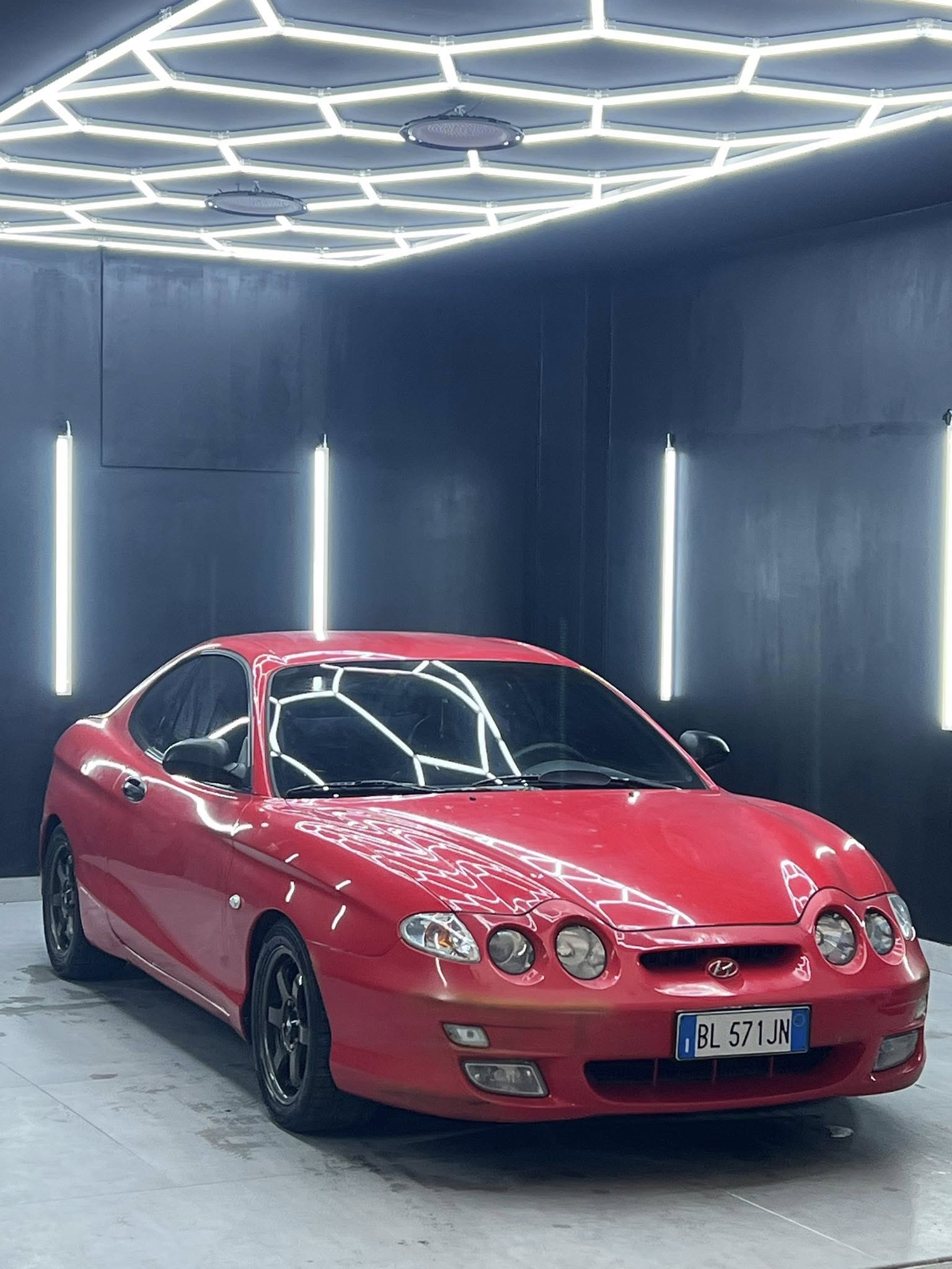 
HYUNDAI Coupe 1.6i 16V cat Air full									