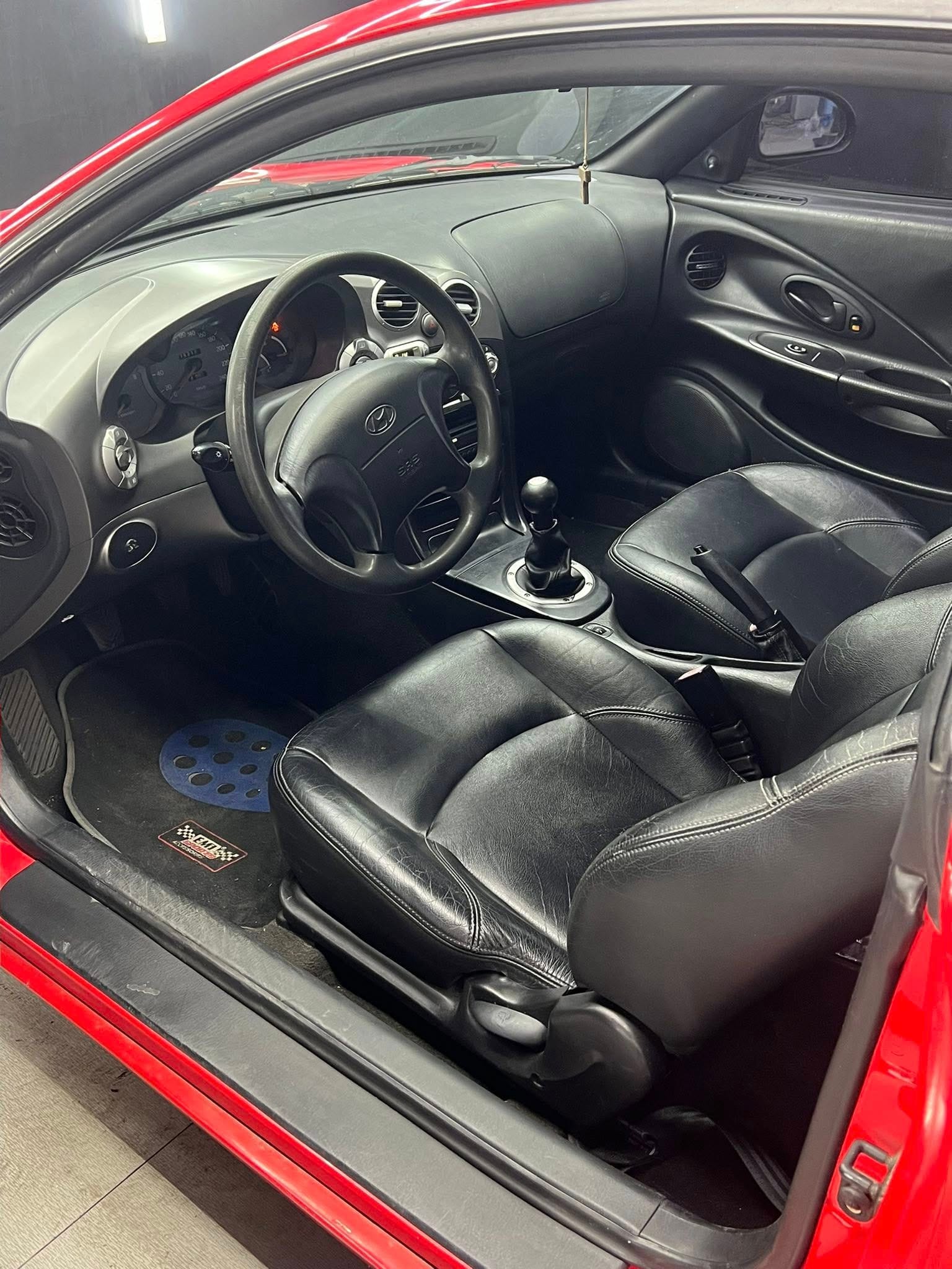 
HYUNDAI Coupe 1.6i 16V cat Air full									