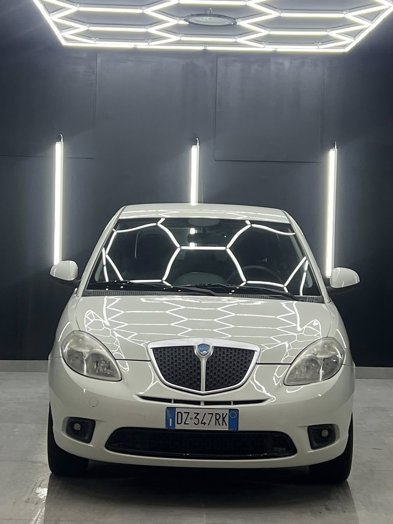 LANCIA YPSILON 1.2 Versus