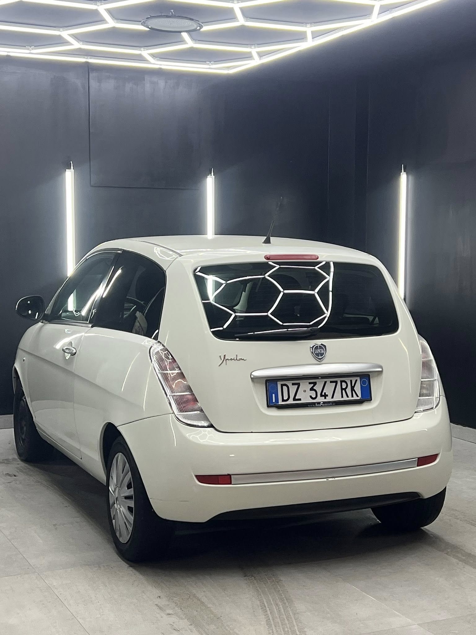 
LANCIA YPSILON 1.2 Versus full									