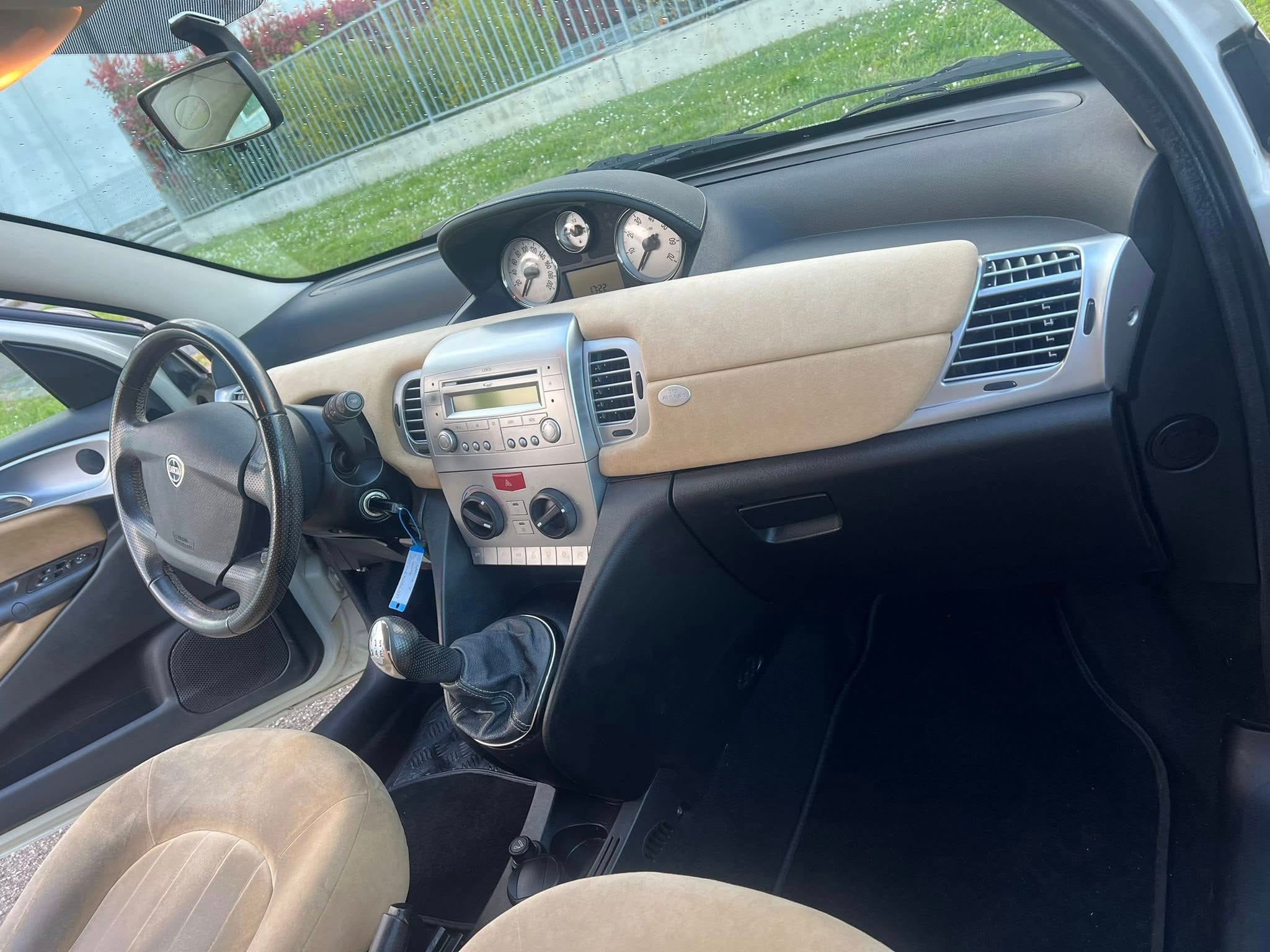 
LANCIA YPSILON 1.3 MJT 75 CV Elle full									