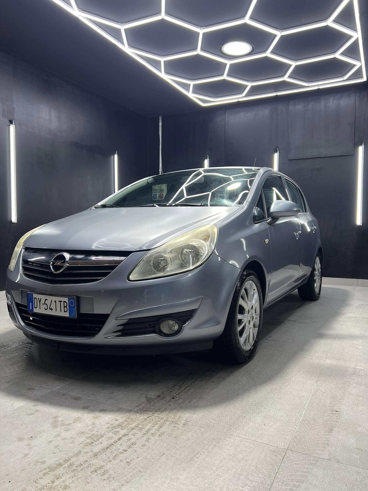 
OPELCORSA 1.2 80CV 5P GPL-TECH Enjoy2009 full									