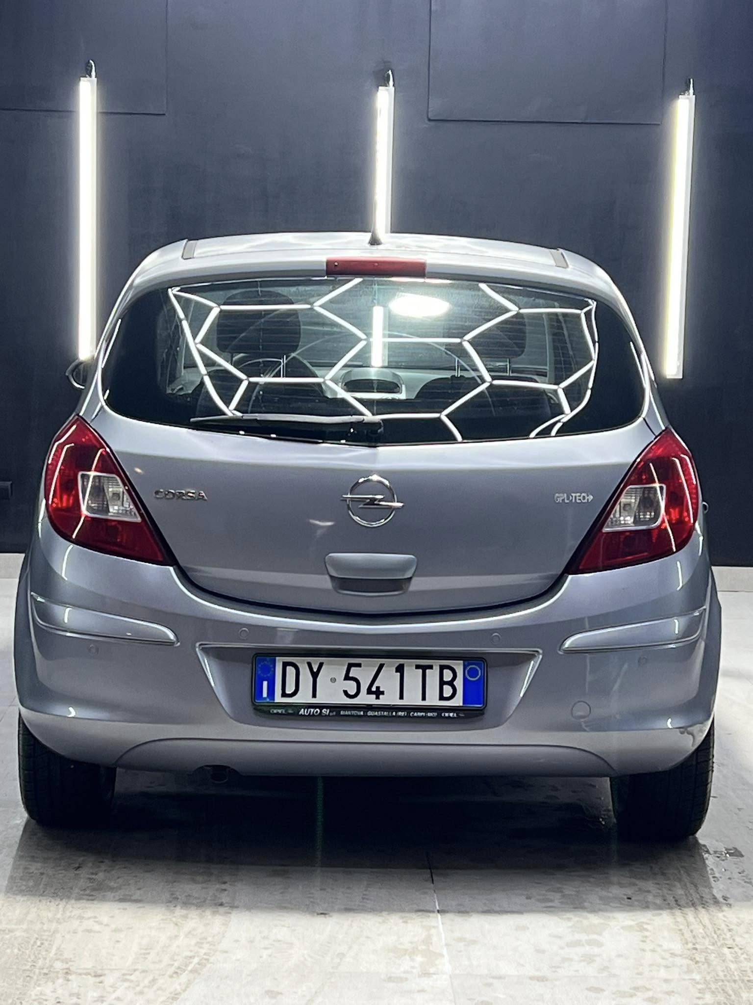 
OPELCORSA 1.2 80CV 5P GPL-TECH Enjoy2009 full									