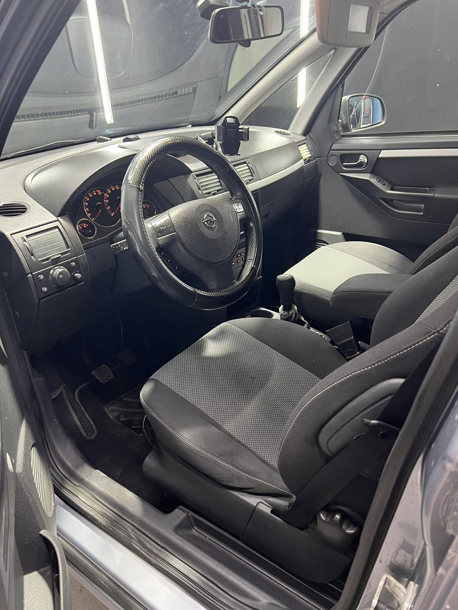 
OPELMERIVA 1.6 16V Cosmo GPL full									