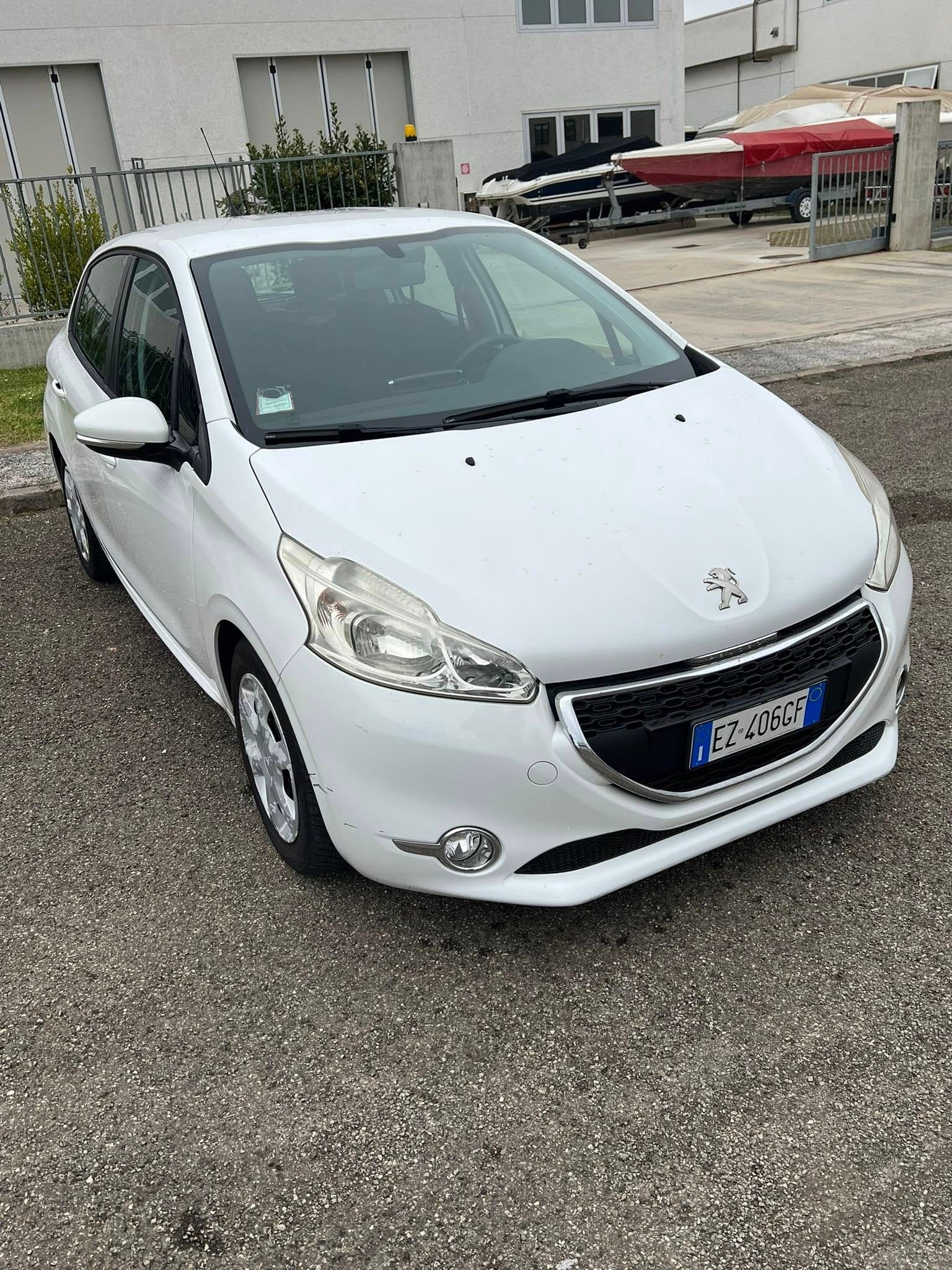 
PEUGEOT 208 1o serie 1.4 VTi 95 CV 5P Allure full									
