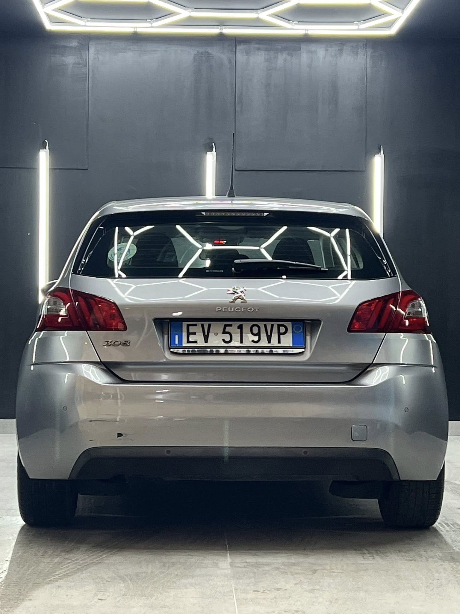 
PEUGEOT 308 1.6 HDi 92 CV Business 2014 full									