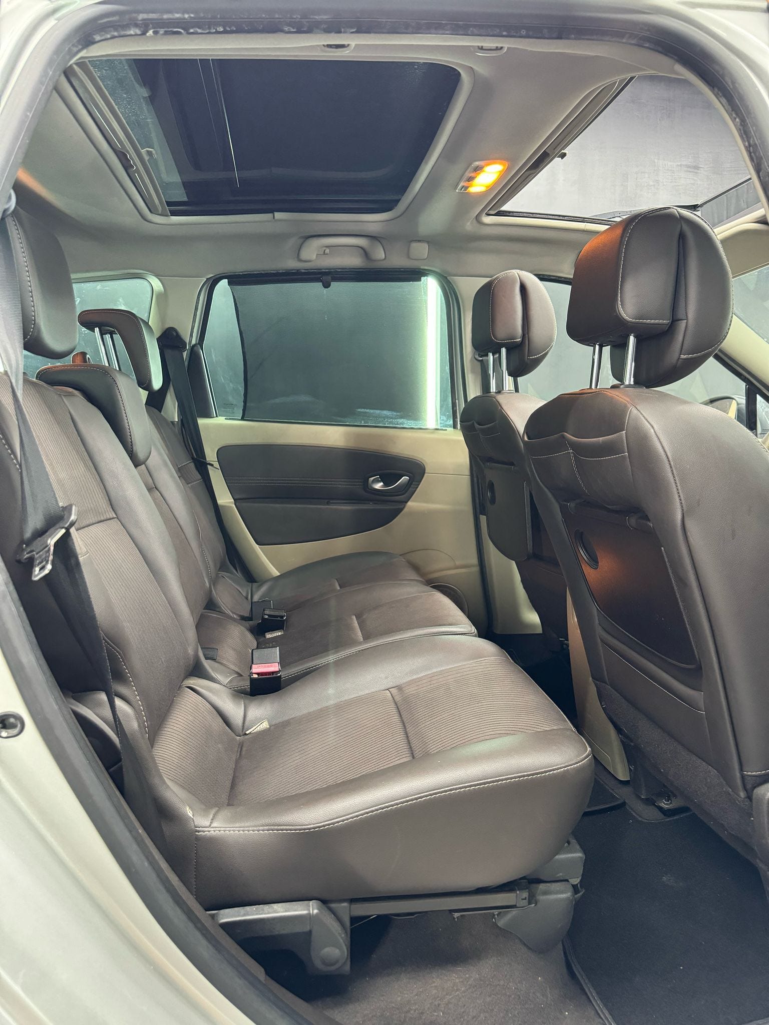 
RENAULT SCENIC 1.9 dCi 130CV Luxe 2009 full									
