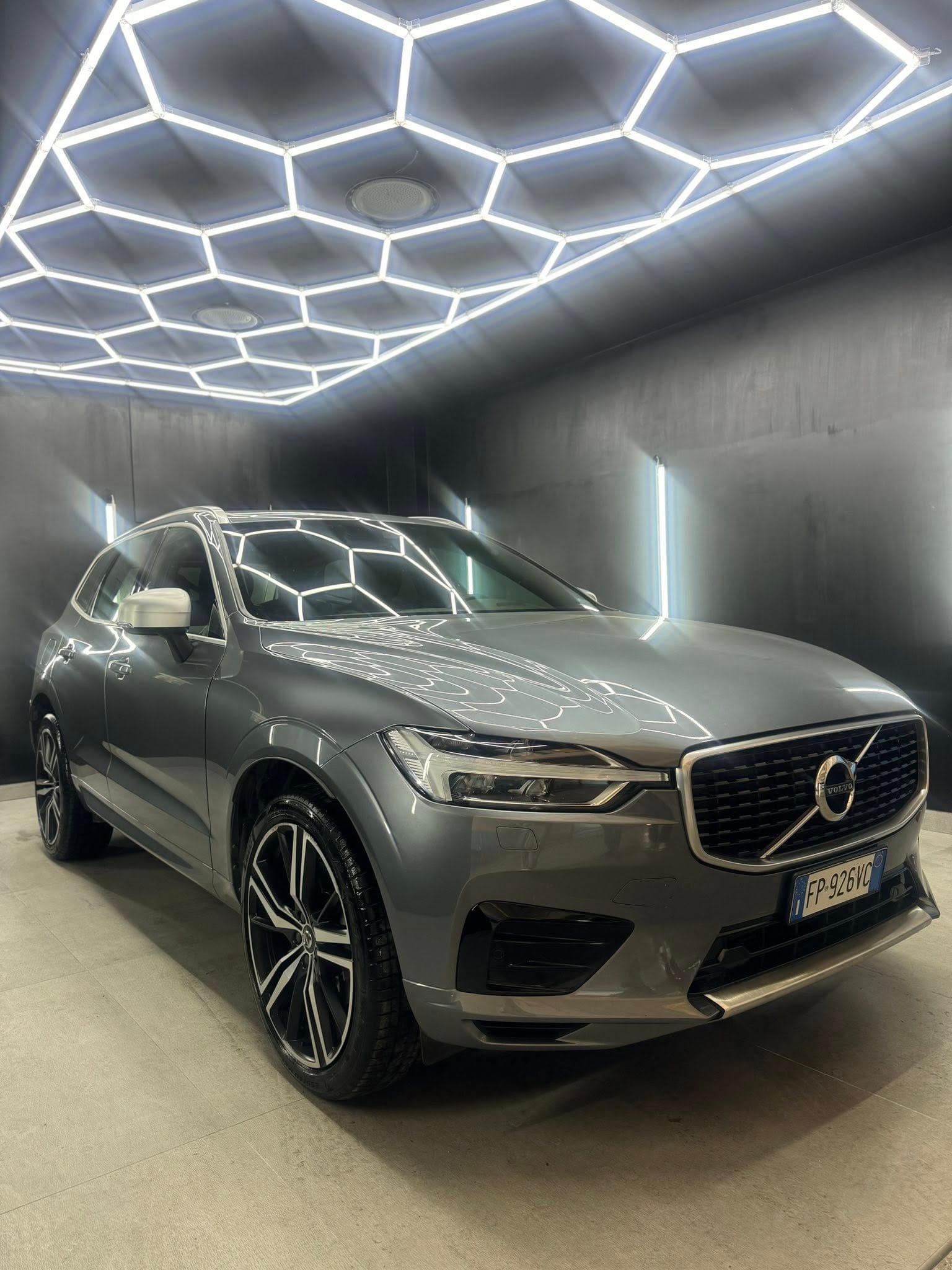 
VOLVO XC60 T5 AWD Geartronic Inscription 2018 full									