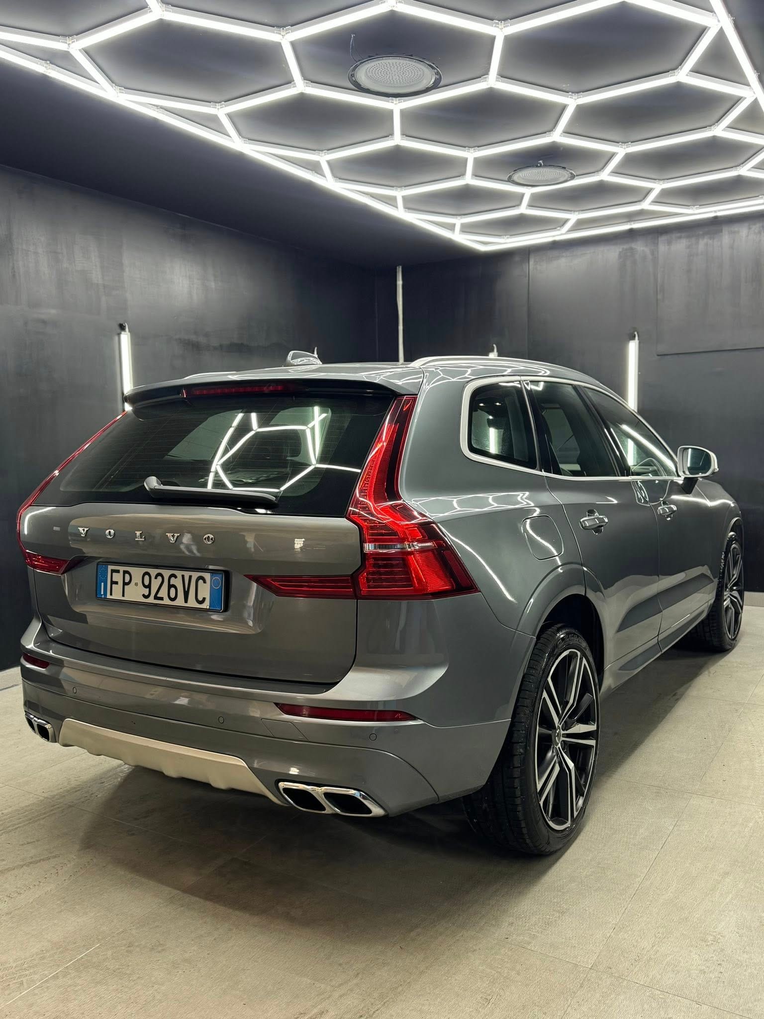 
VOLVO XC60 T5 AWD Geartronic Inscription 2018 full									